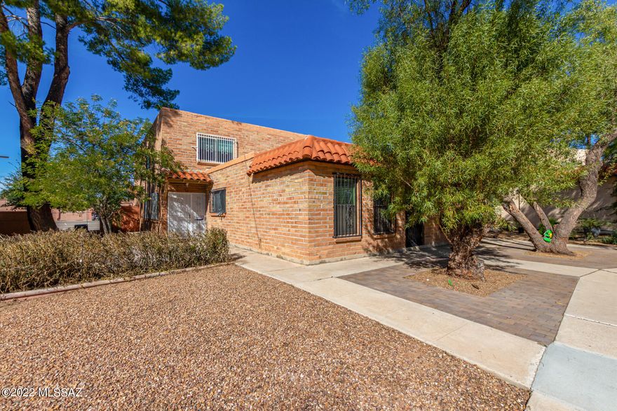 Move into this charming townhouse with a private courtyard in the Monte Catalina Community! The owner hasn't missed a thing, fresh paint, new dual pane windows, upgraded light fixtures, an alarm system, recent HVAC, with all work being completed by licensed professionals. Explore inside to discover tall ceilings, and a sizable living/dining room perfect for entertaining guests. Cook your favorite meals in the delightful kitchen with newer appliances. Continue upstairs & have a good night's sleep in the perfectly-sized bedrooms offering soft carpet and a walk-in closet. Forget about the hot weather and plunge into the Community pool! Excellent location! Close to restaurants, shopping spots, golf courses, & more