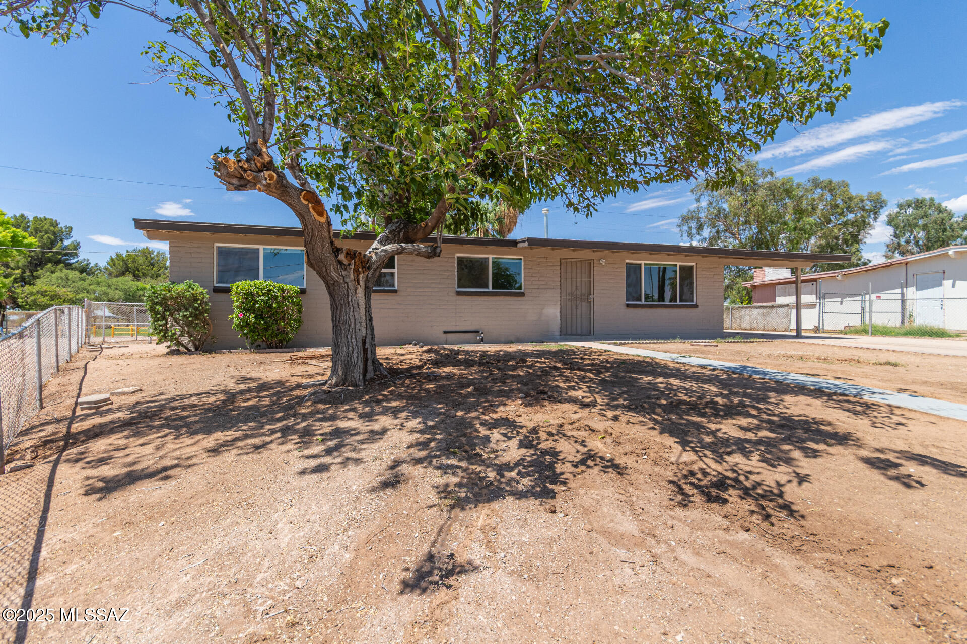 4041 E Dover Stravenue