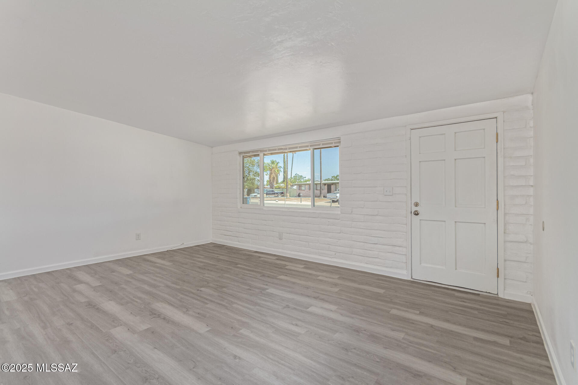 4041 E Dover Stravenue