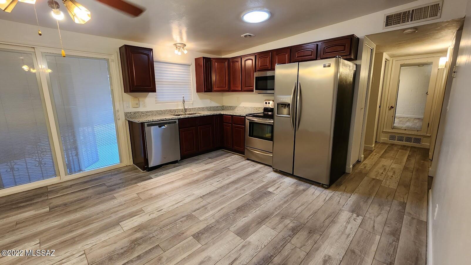 Palm Grove Clusters Resub (16-185) - Residential Lease