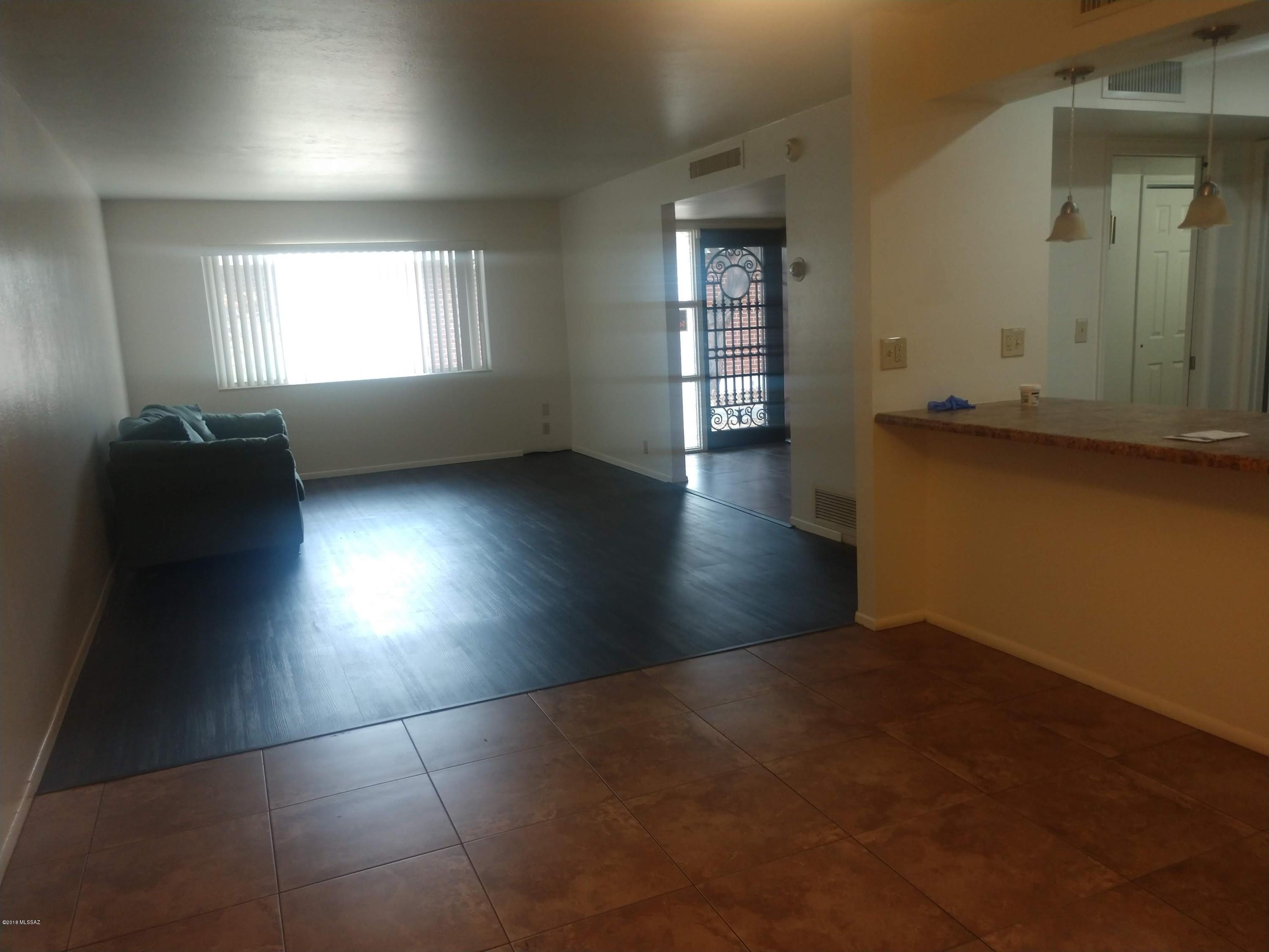 Vista Del Prado (1-274) - Residential Lease