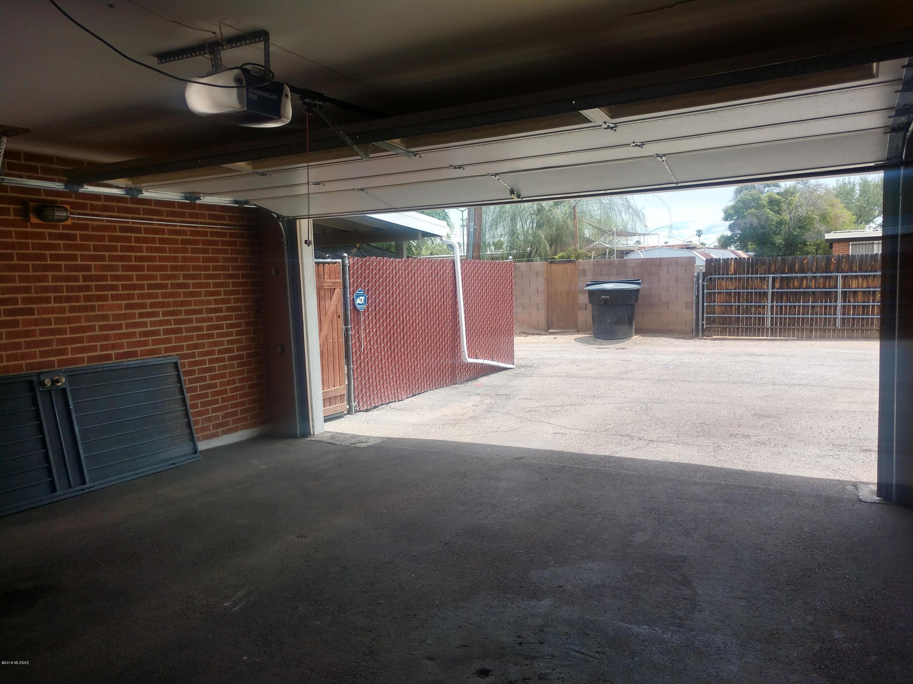 Vista Del Prado (1-274) - Residential Lease