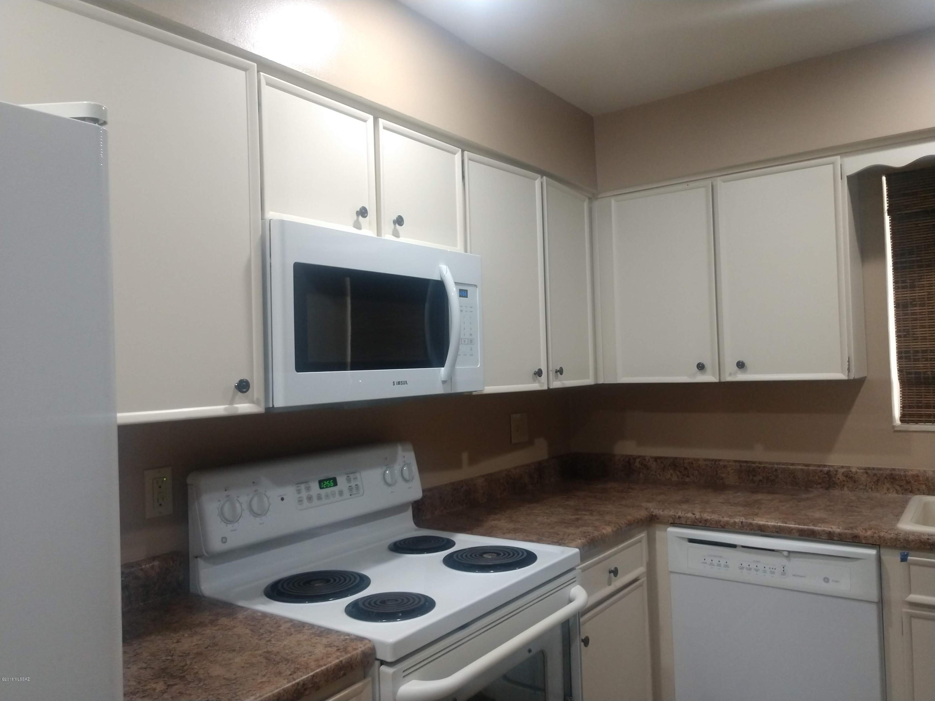 Vista Del Prado (1-274) - Residential Lease