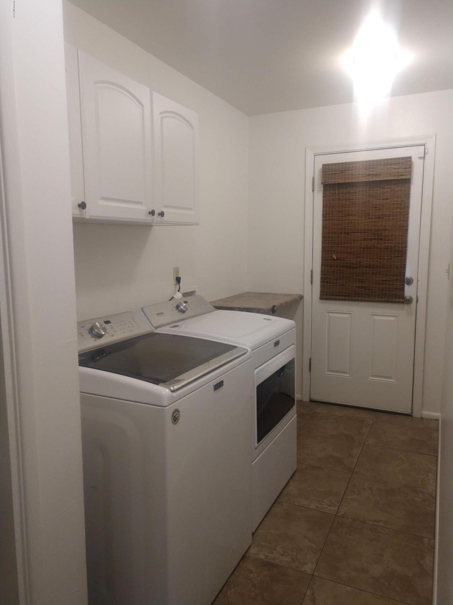 Vista Del Prado (1-274) - Residential Lease