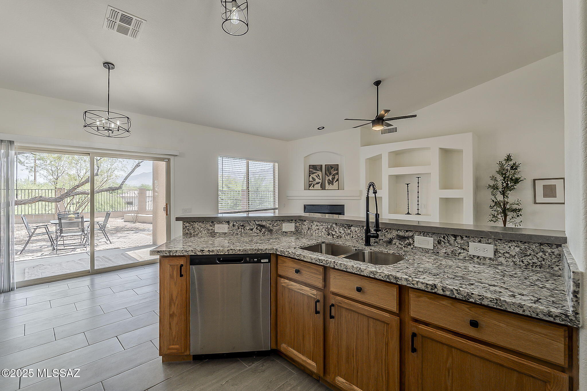 2302 W Mystic Mountain Drive