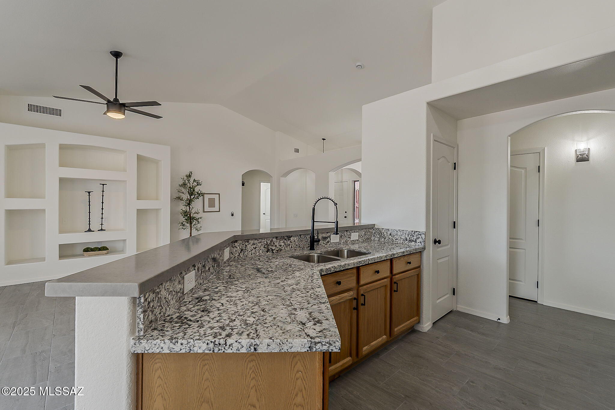 2302 W Mystic Mountain Drive