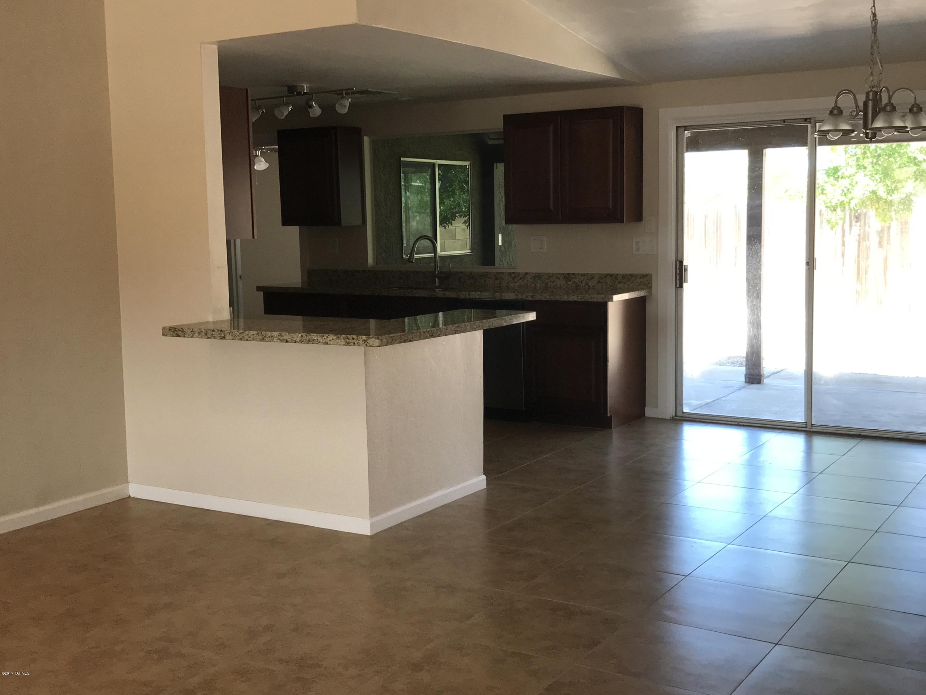 Casas Del Oeste (233-280) - Residential