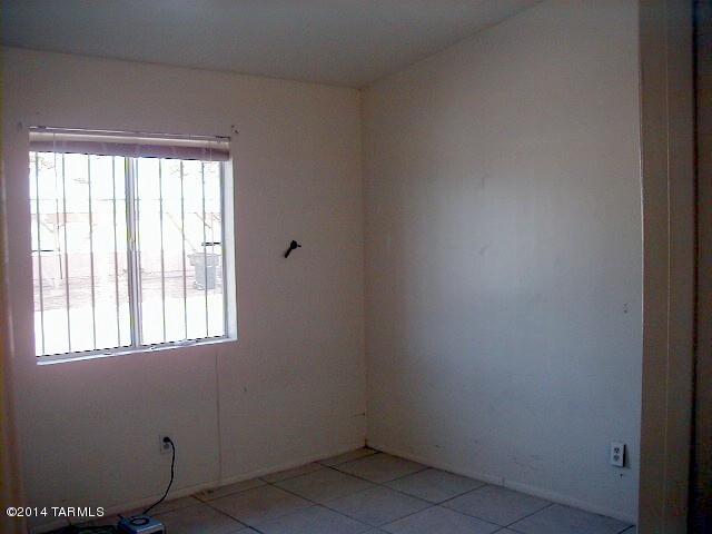 Rodeo Industrial Park - Residential Lease