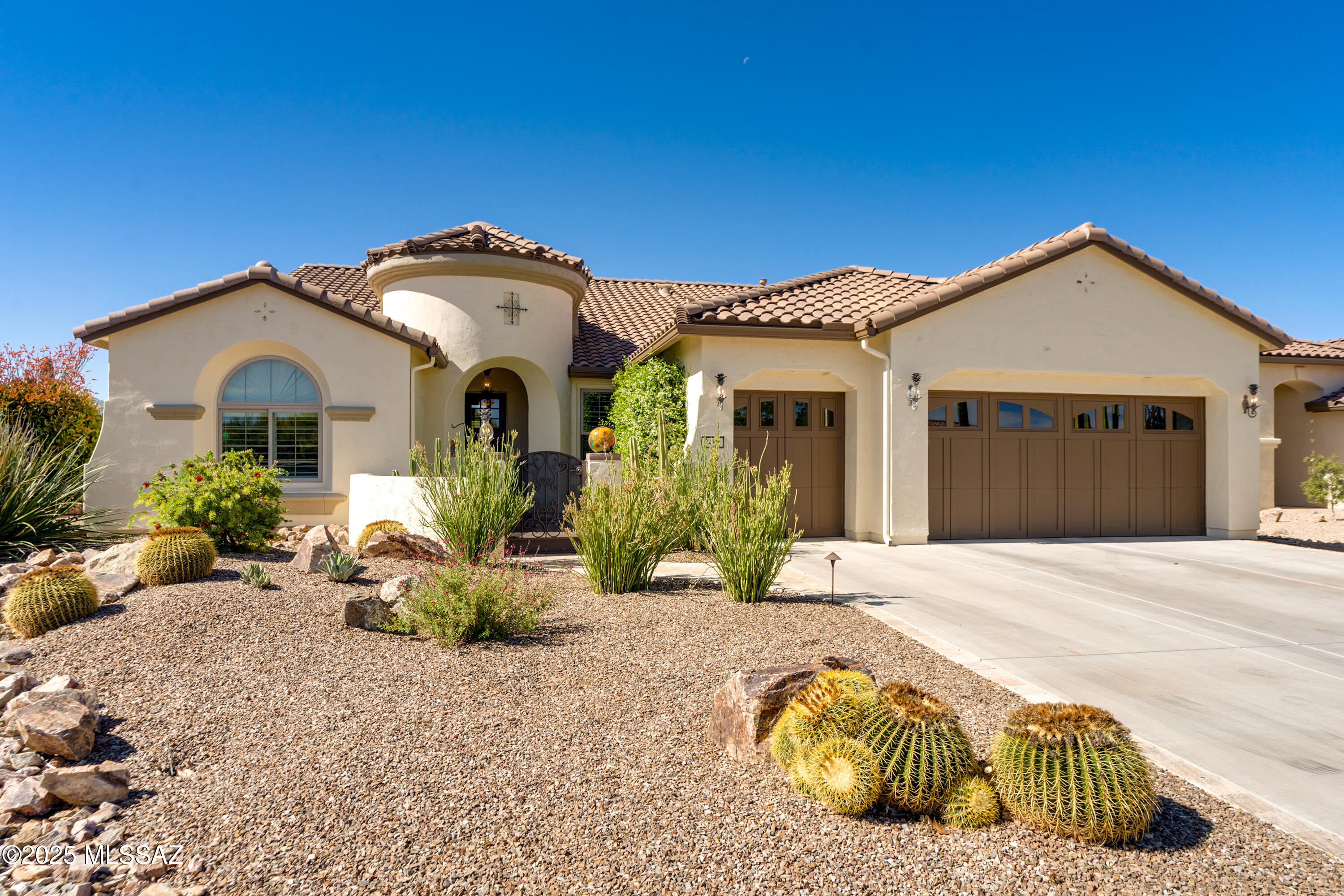 2490 E Glen Canyon Road
