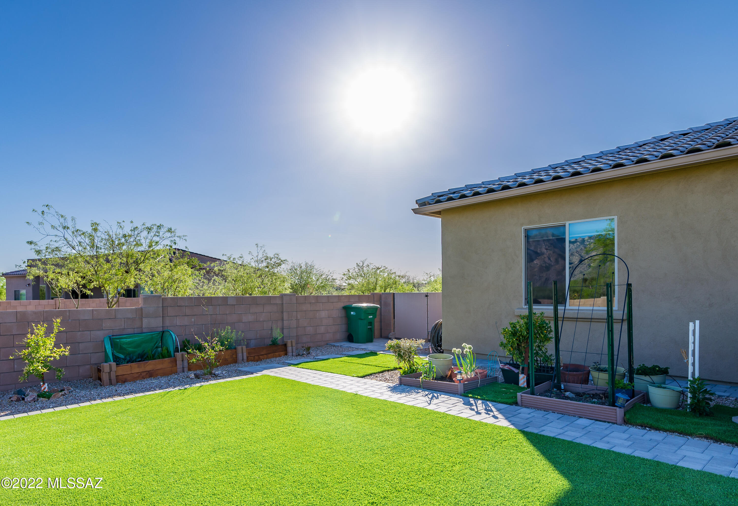 Yolanda Oasis - Residential