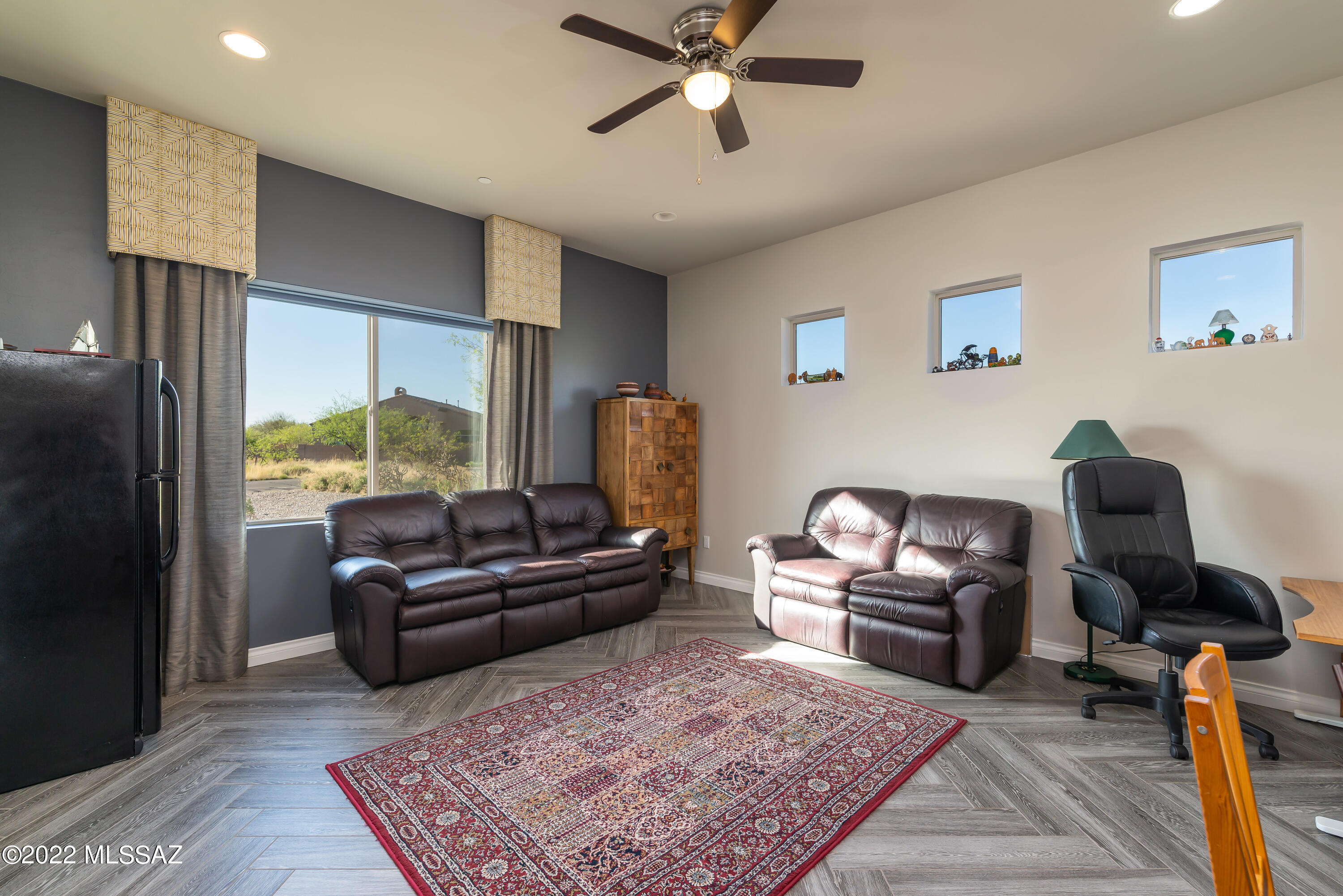 Yolanda Oasis - Residential