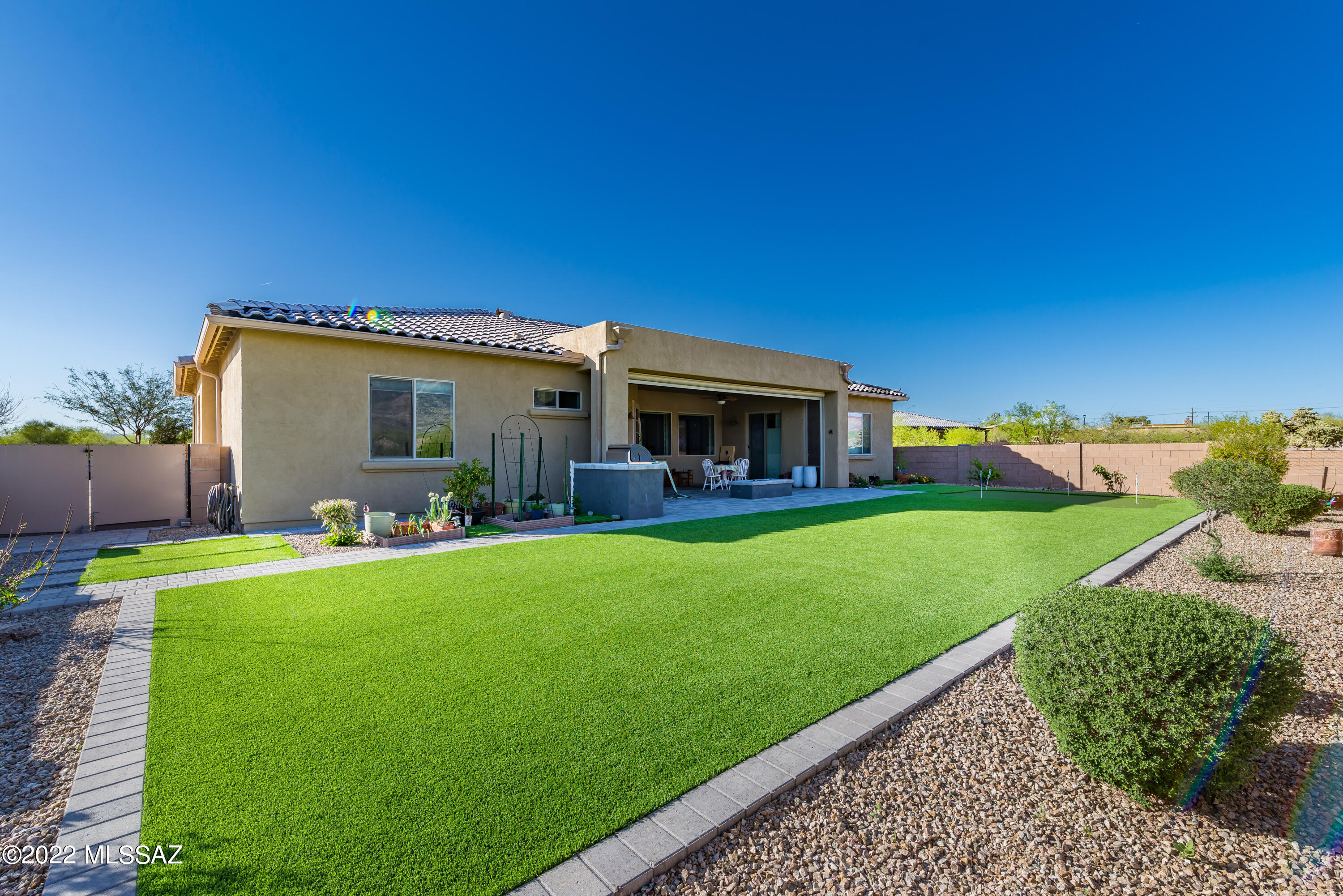 Yolanda Oasis - Residential