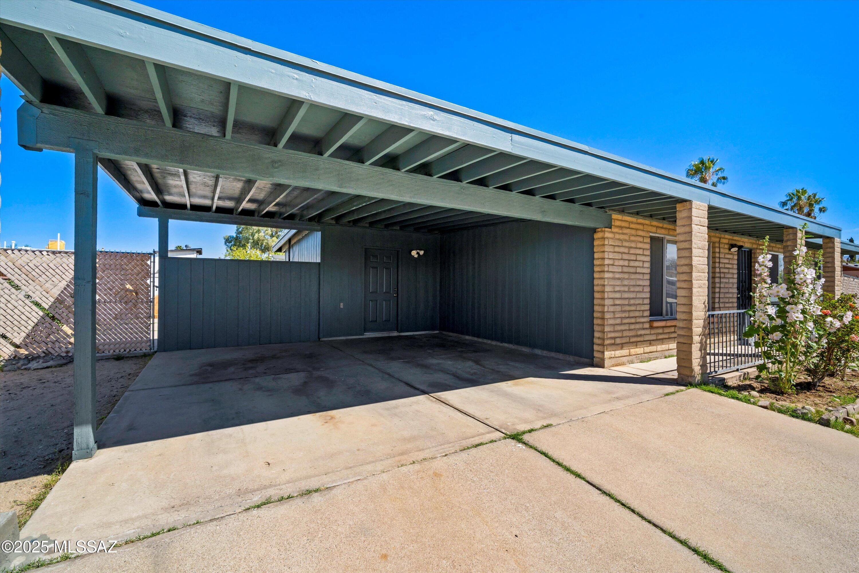 3506 W Raintree Drive