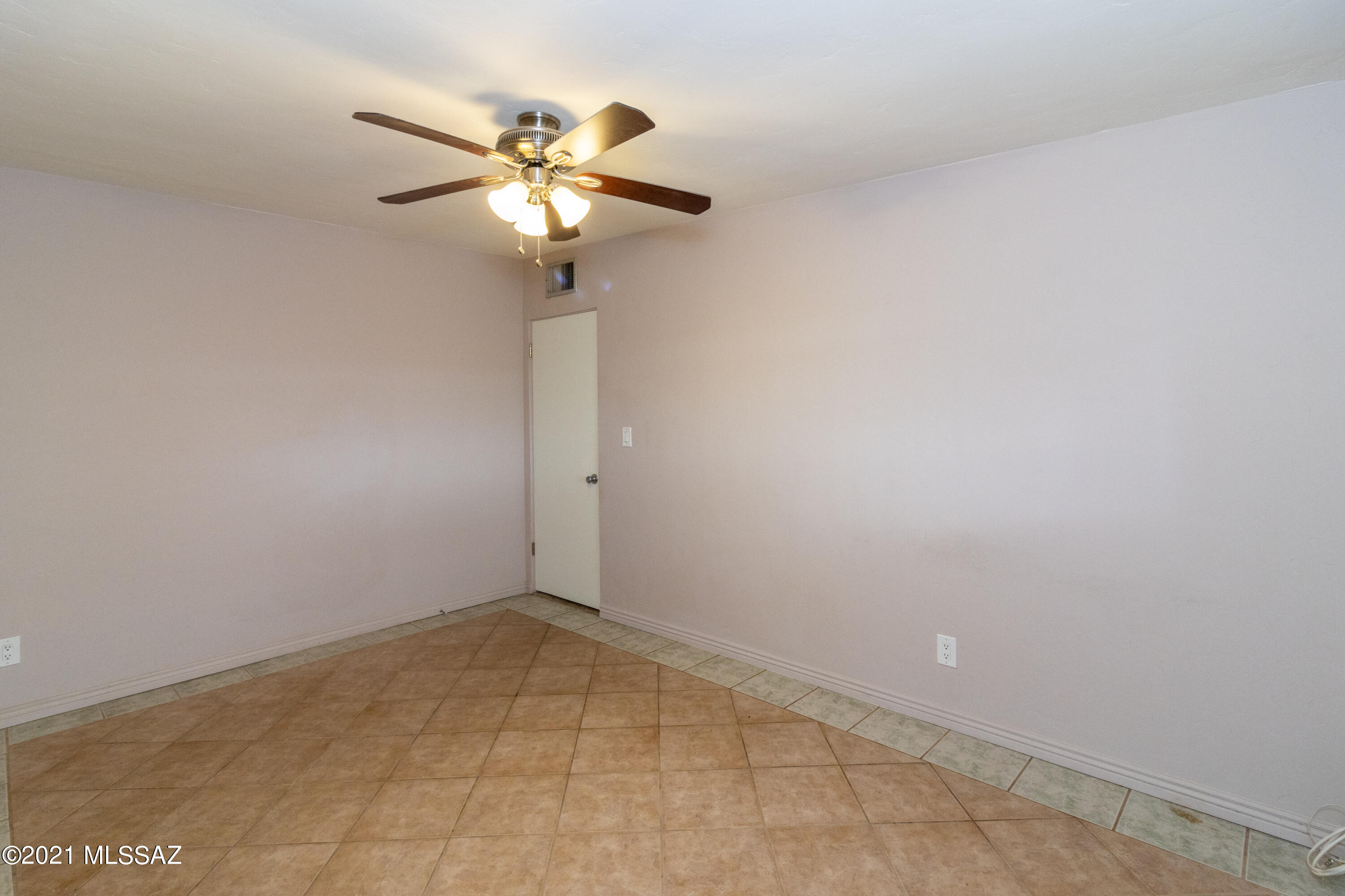 Tierra Del Sol (1-2) - Residential