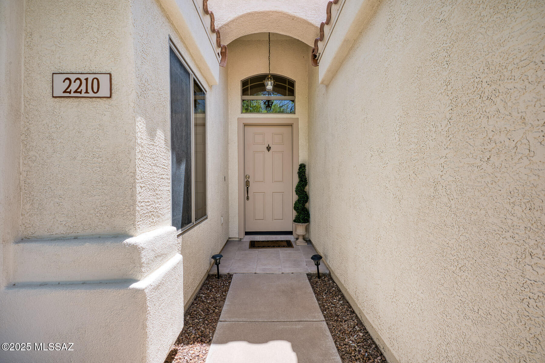 2210 N Deer Creek Place