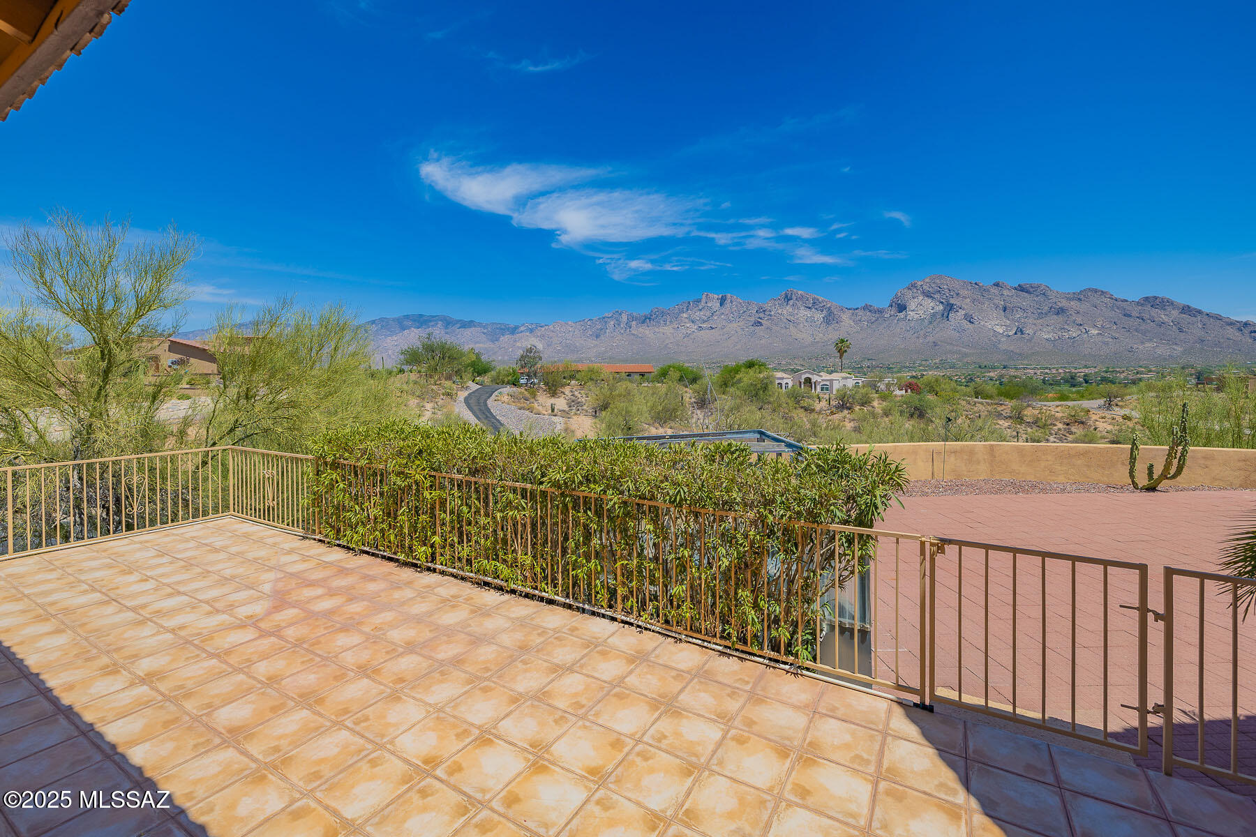 811 W Peak Vista Place