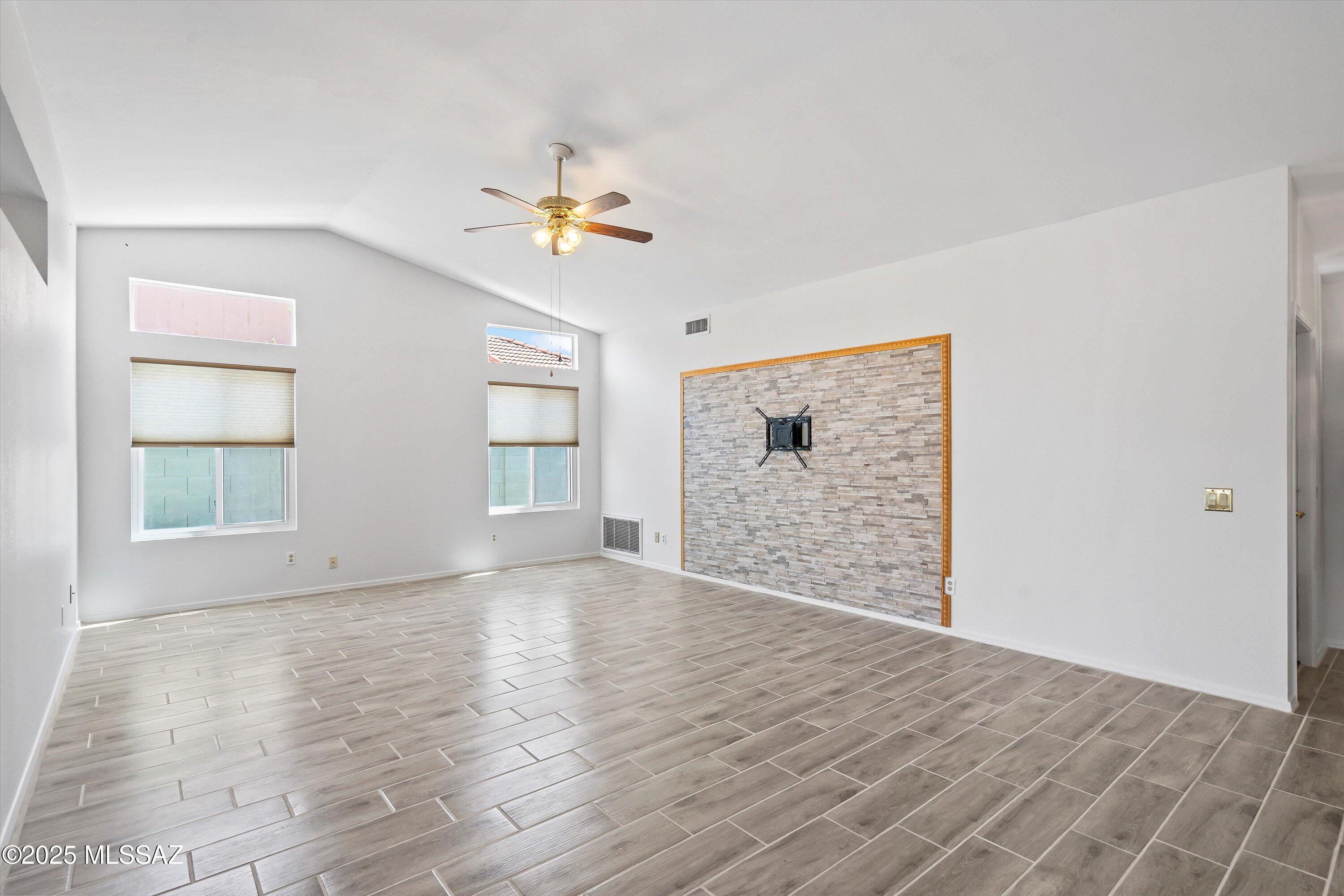 38240 S Mountain Site Drive