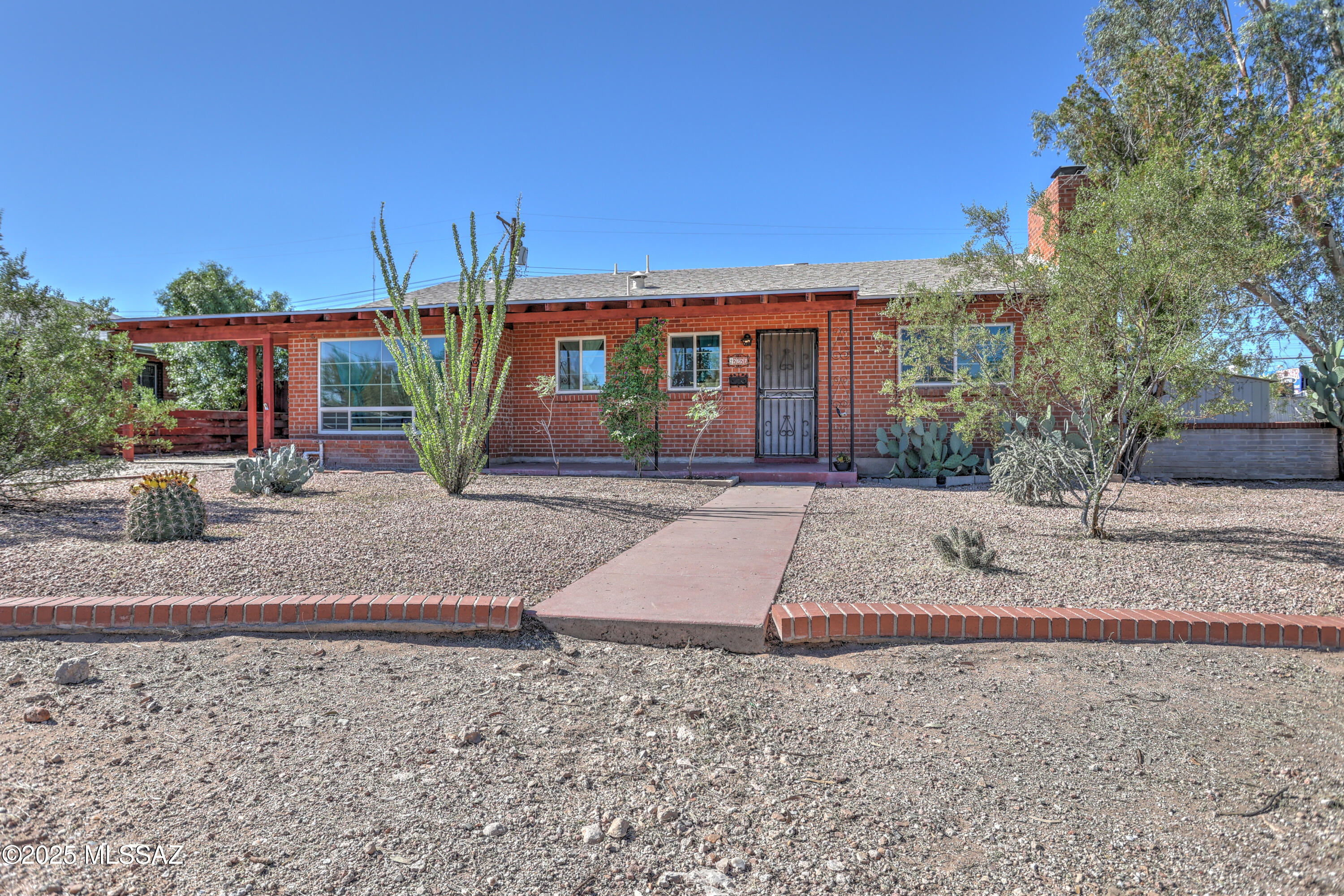 2627 N Euclid Avenue