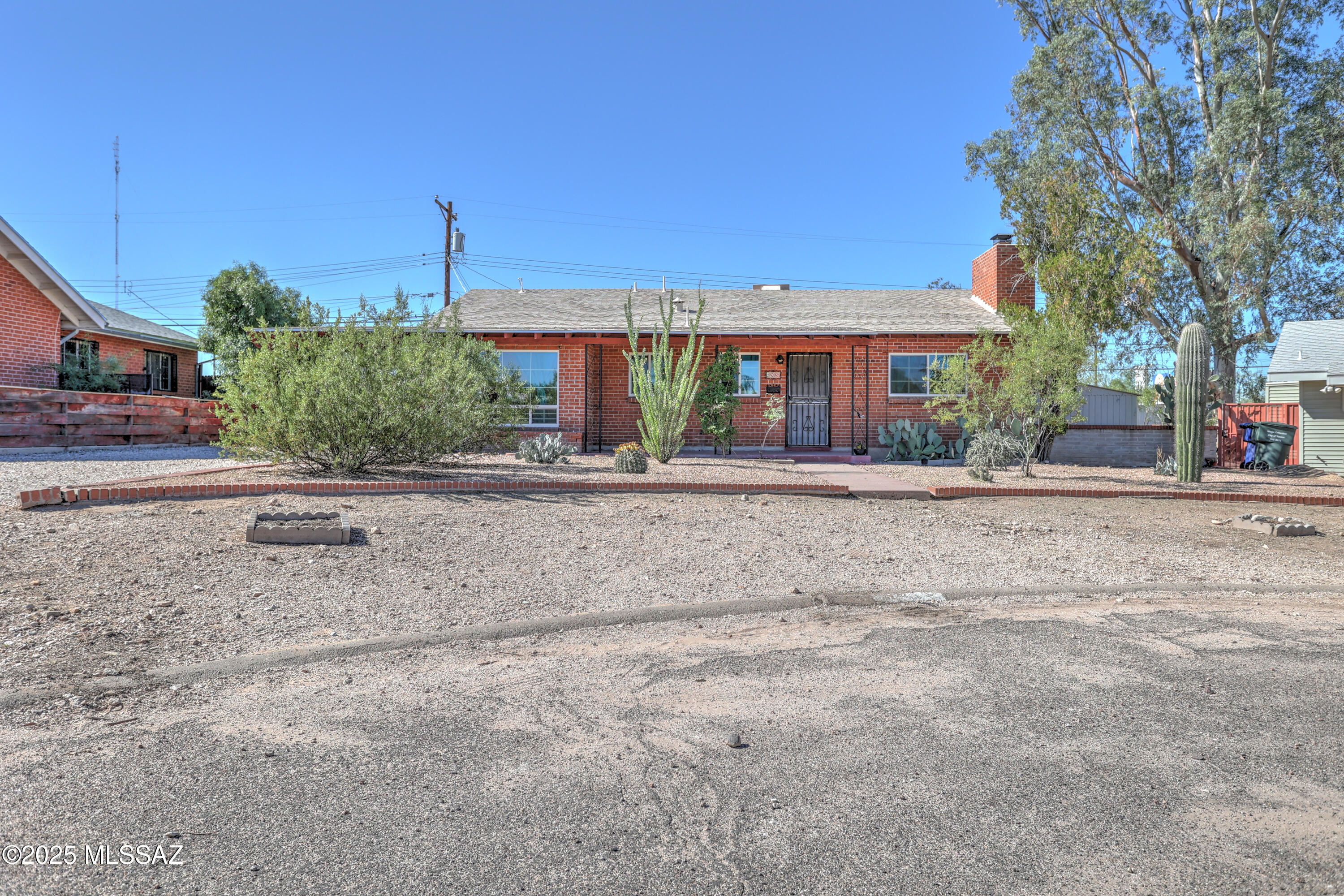 2627 N Euclid Avenue