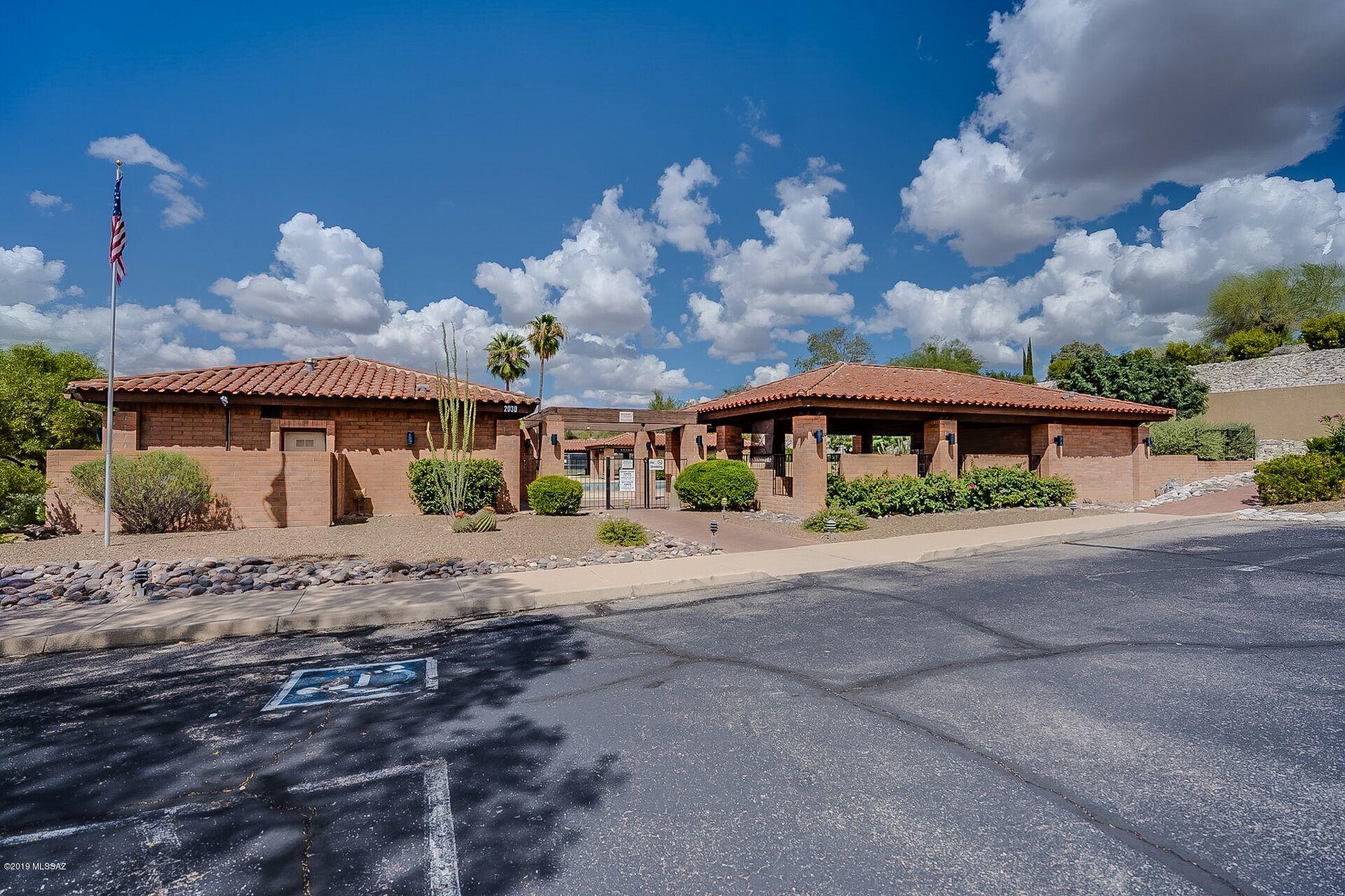 La Cholla Hills(1-313) - Residential