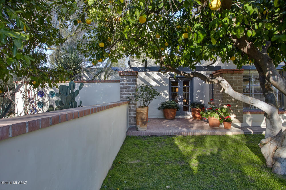 Casas Adobes Addition - Residential