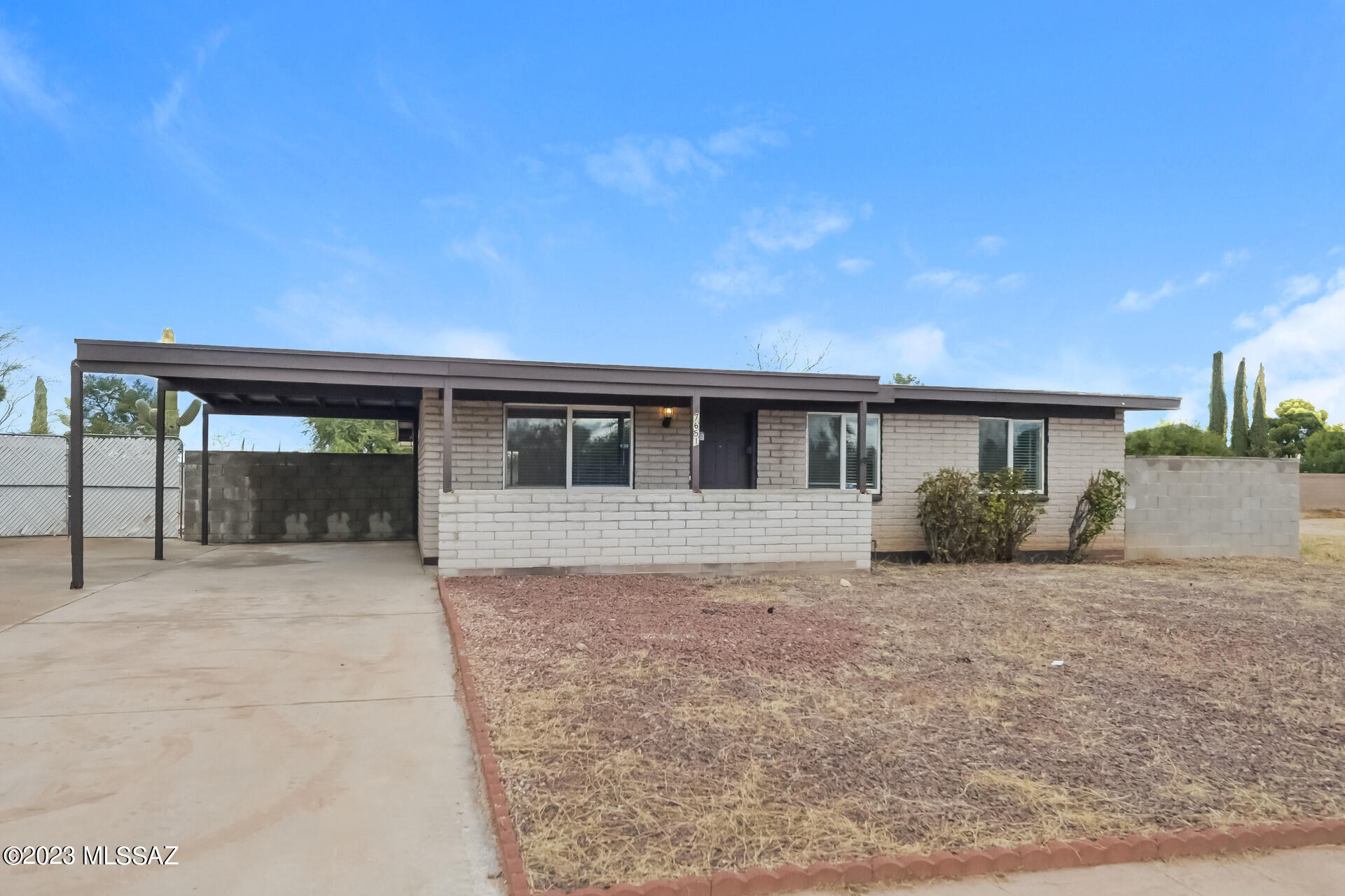 Pine Grove (1-101) - Residential Lease