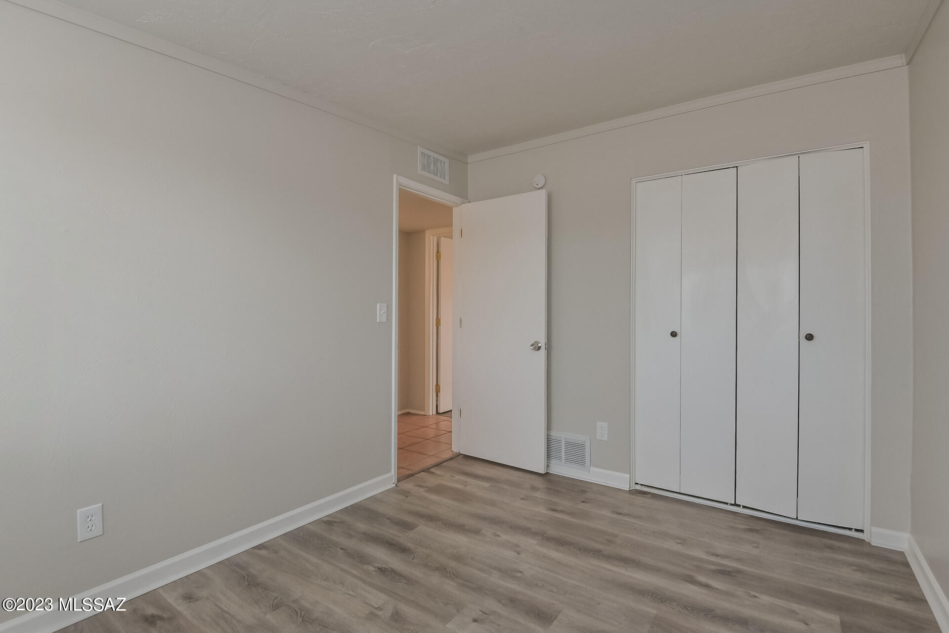 Pine Grove (1-101) - Residential Lease