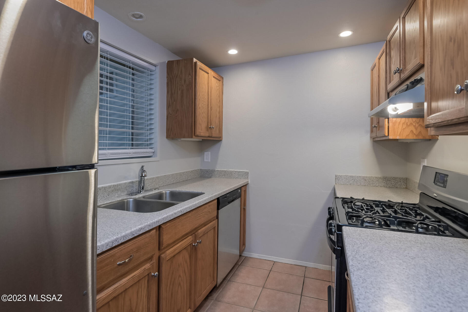 Pine Grove (1-101) - Residential Lease