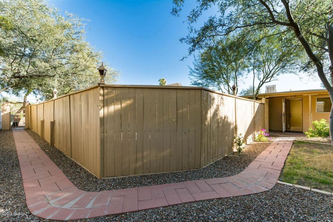 Campbell Ave. Acres - Residential Lease