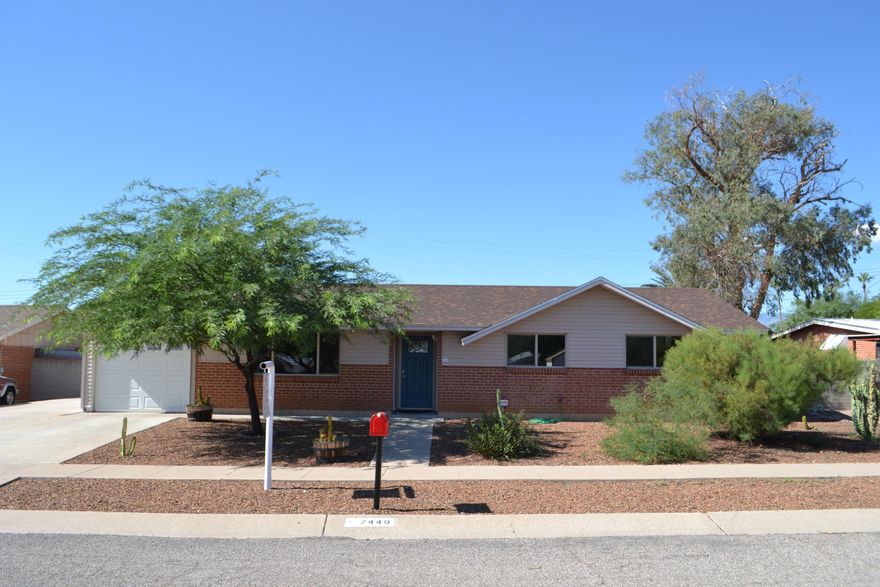 Move in ready East side charmer. Convenient and close to shopping and restaurants. Recently updated including newer flooring, bathroom remodel and fresh paint throughout. Plus an oversized backyard with storage shed. Plenty of room for an RV too.