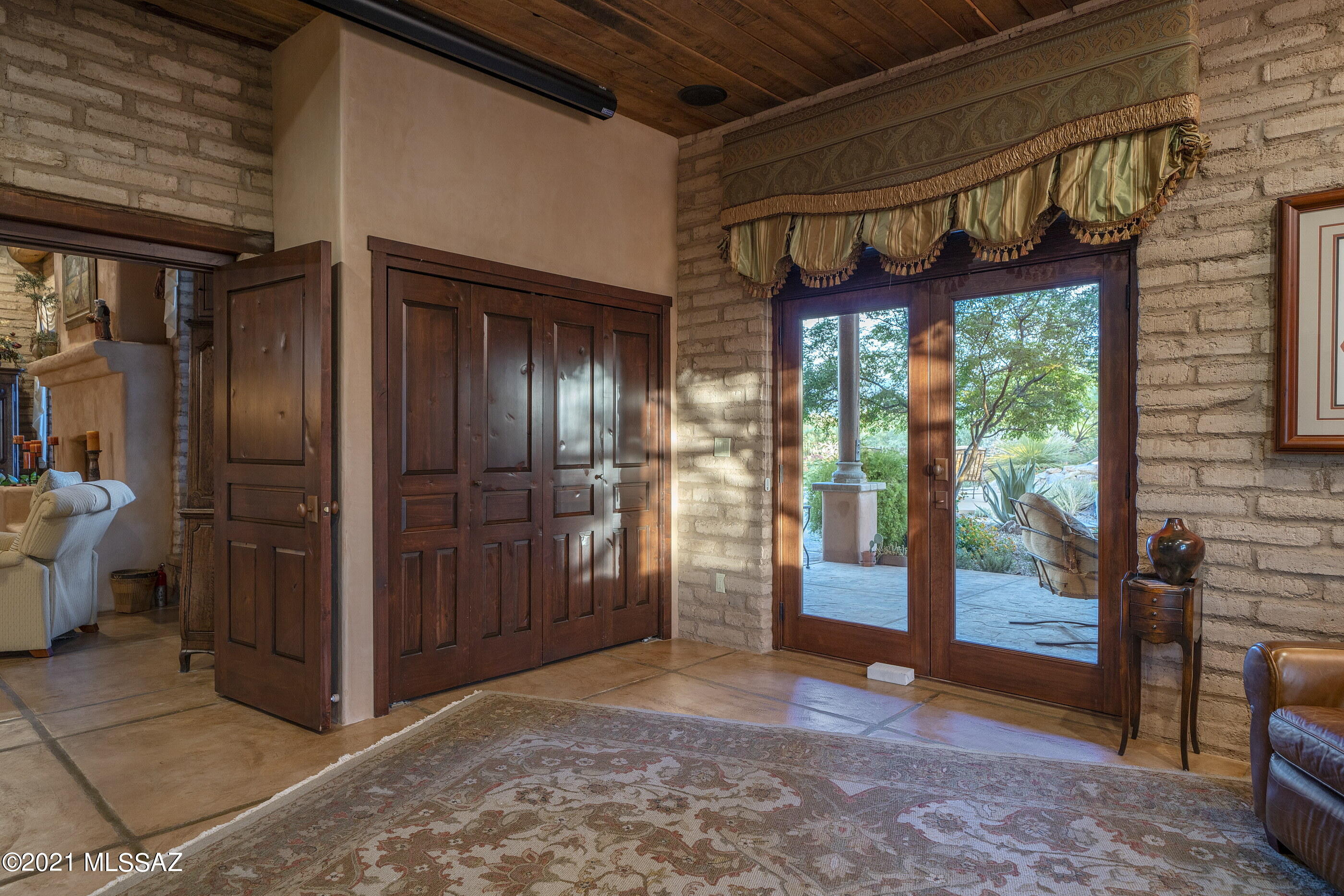 Honey Bee Ridge(The Estates At) - Residential