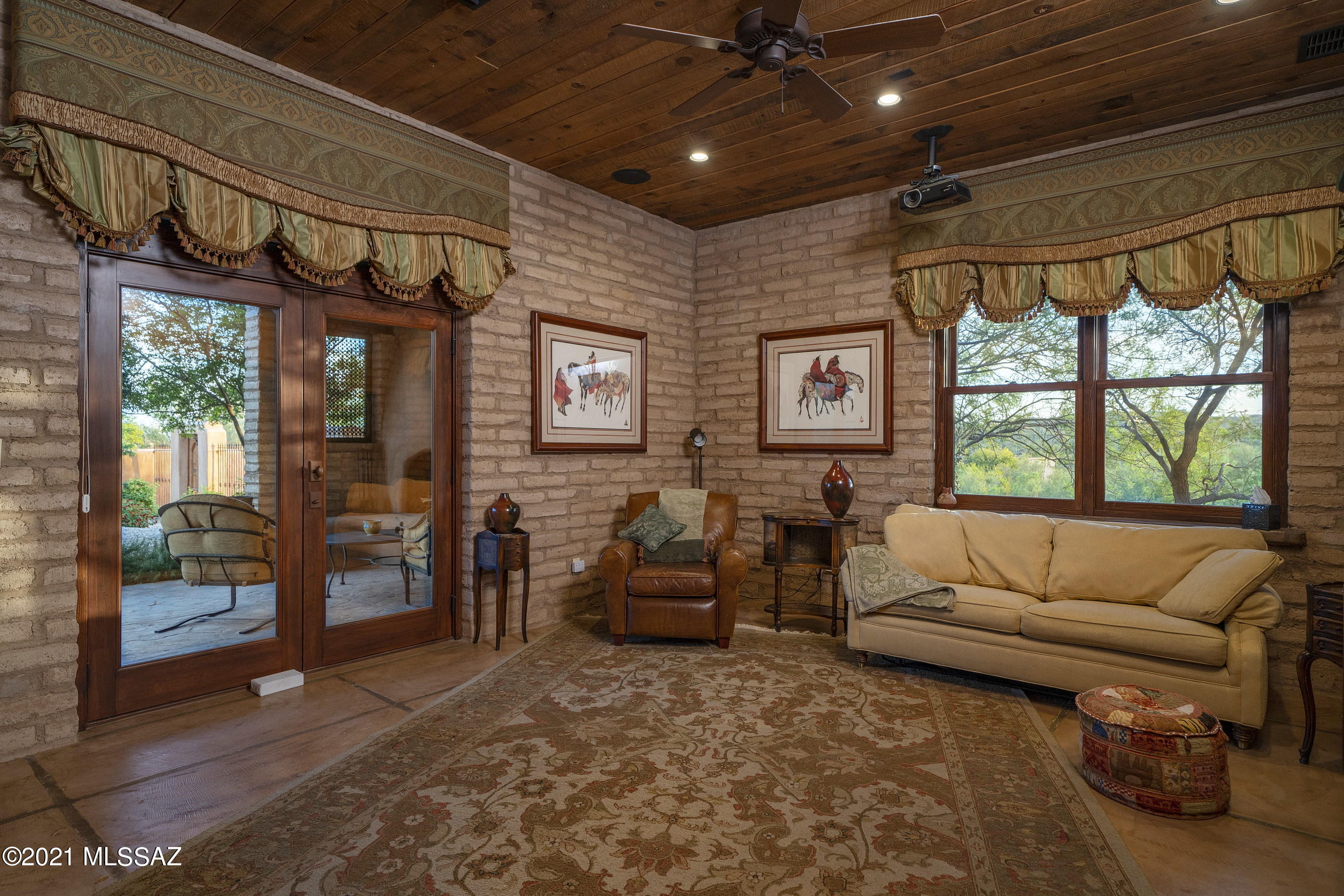Honey Bee Ridge(The Estates At) - Residential