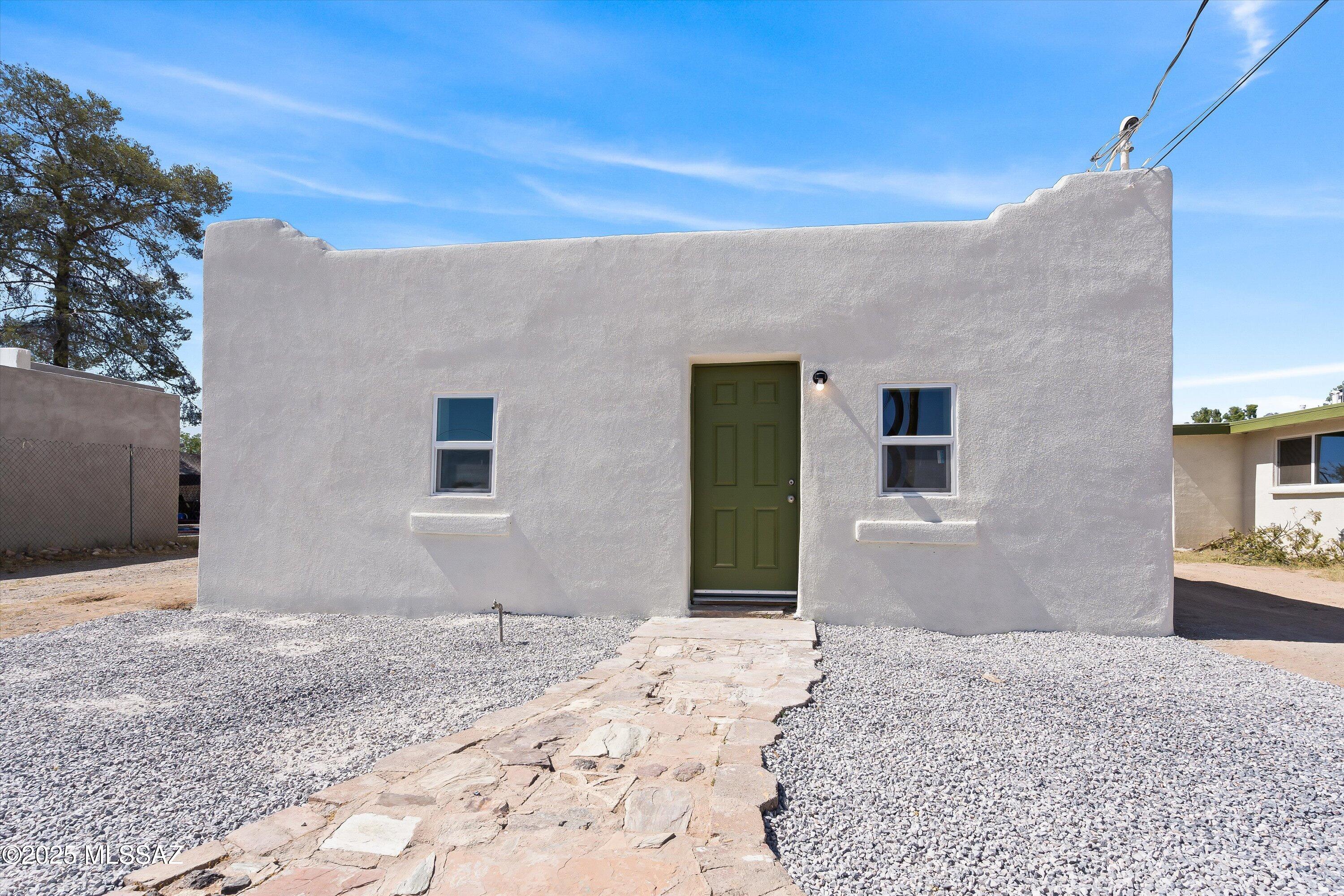 419 E Yavapai Road