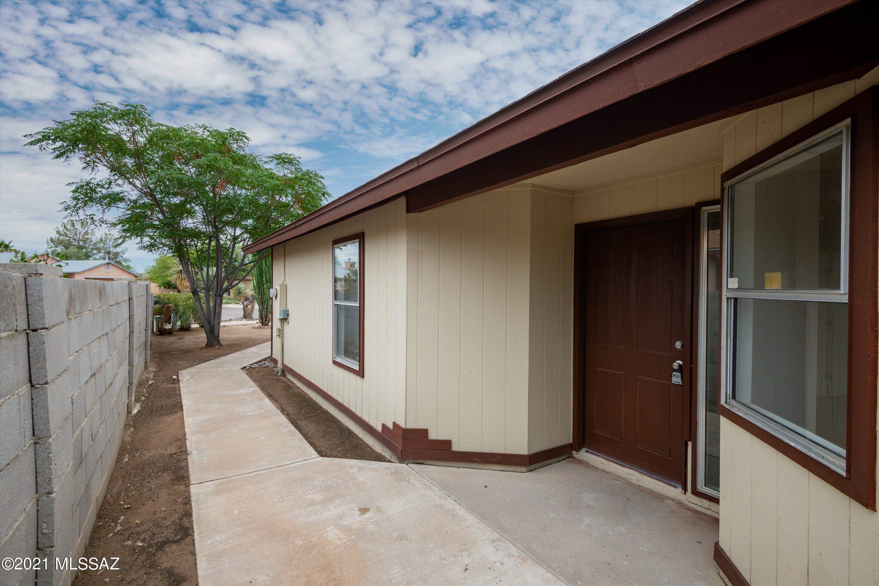 Los Olivos Est I (1-24) - Residential
