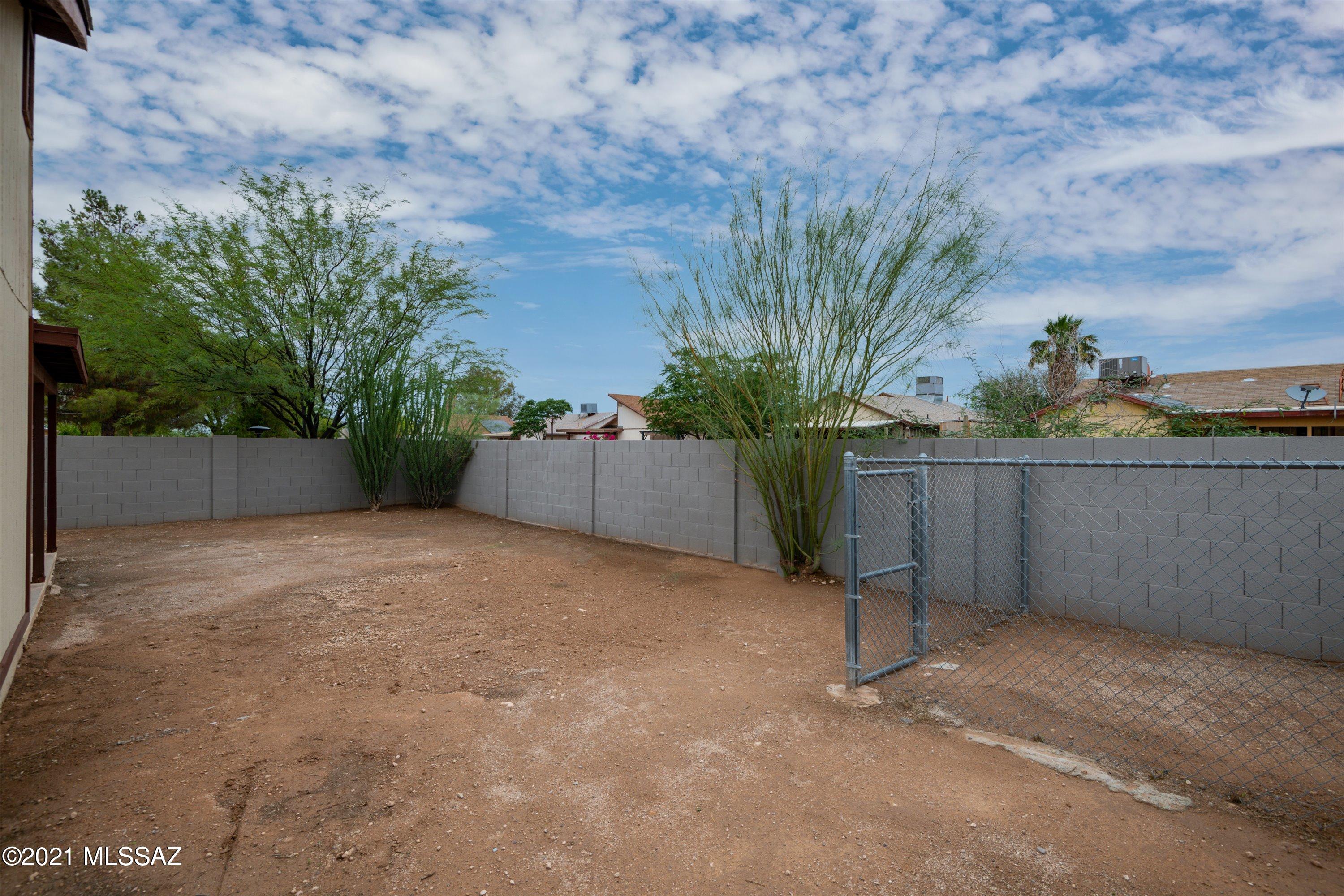 Los Olivos Est I (1-24) - Residential