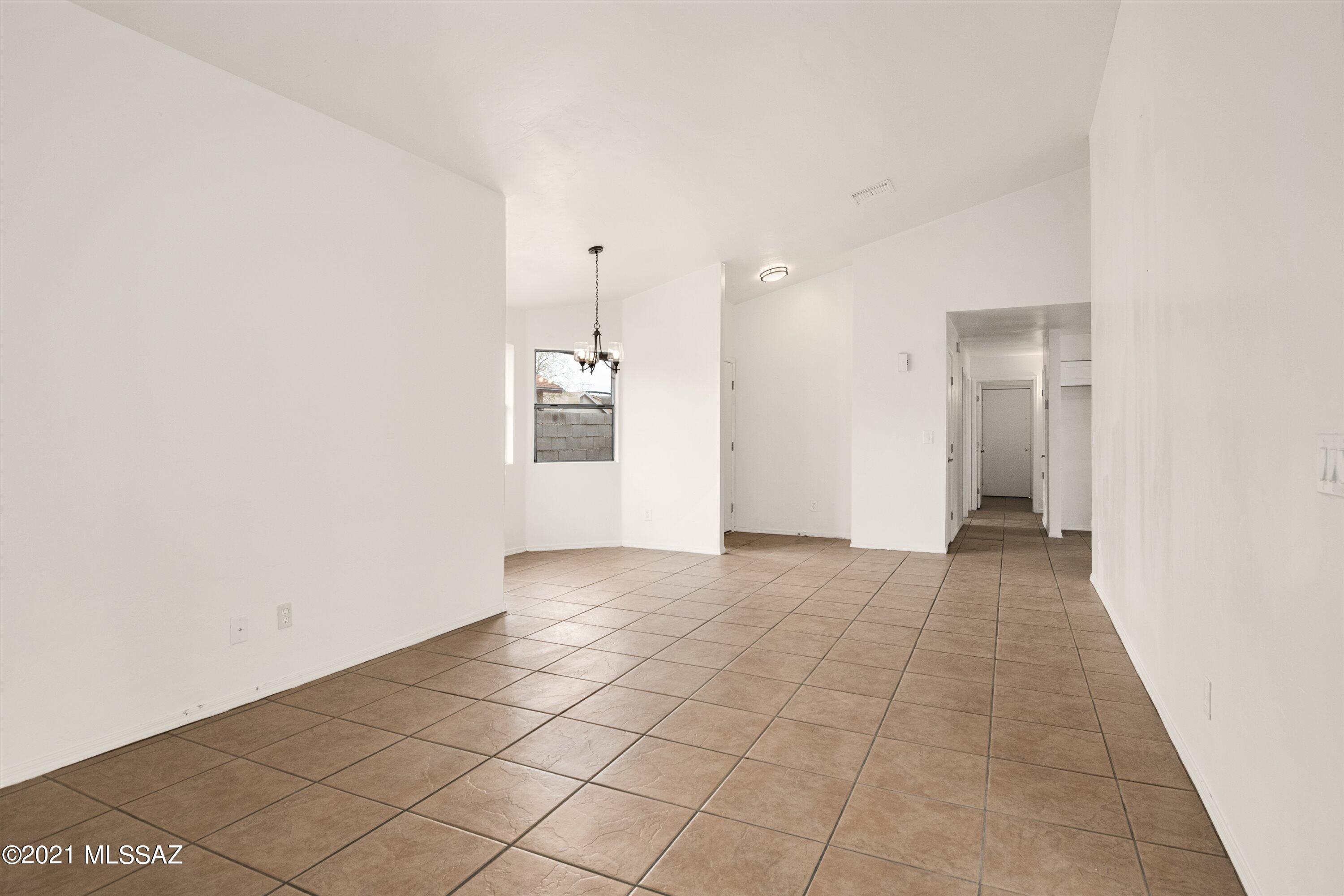 Los Olivos Est I (1-24) - Residential