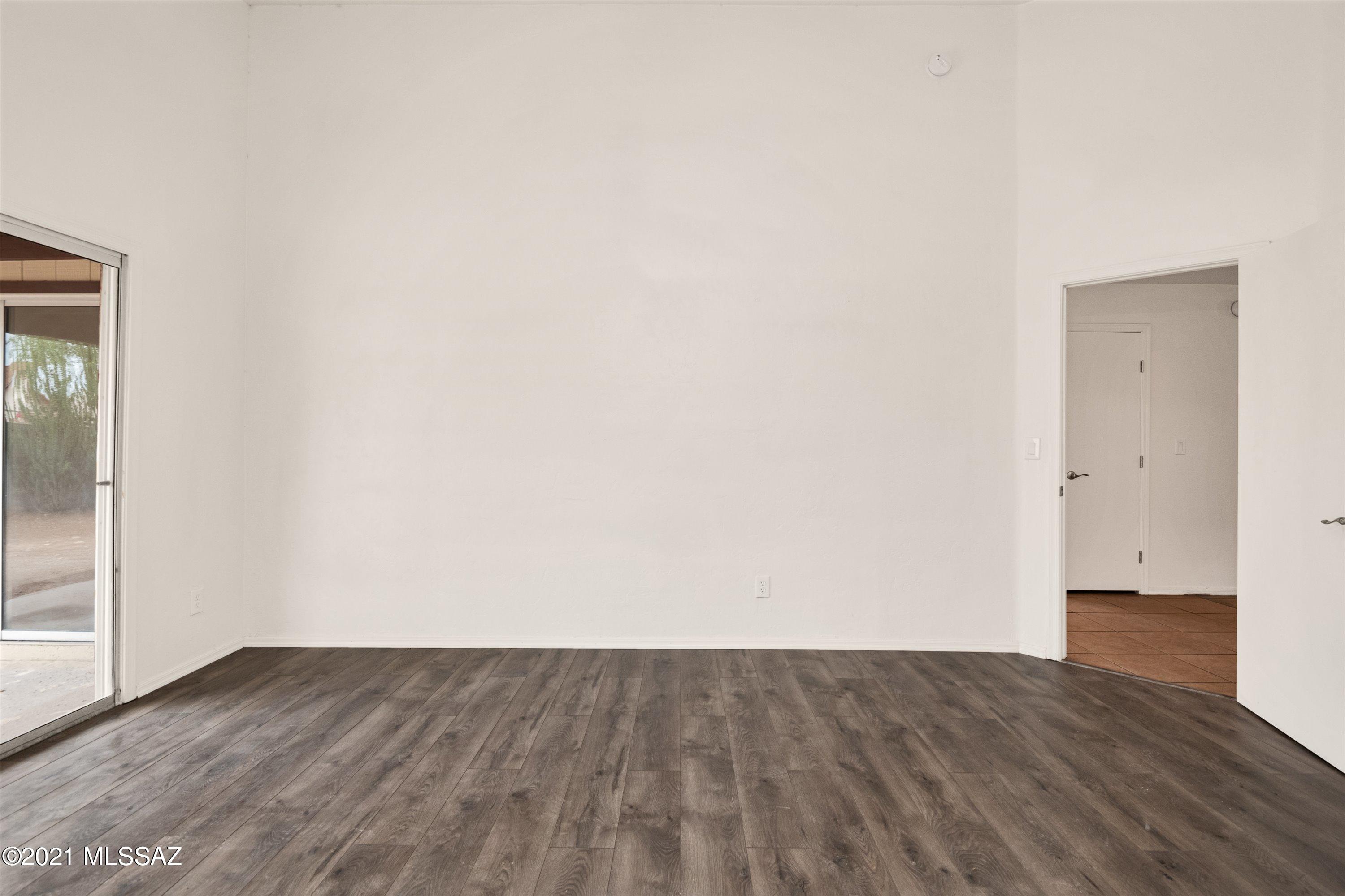 Los Olivos Est I (1-24) - Residential