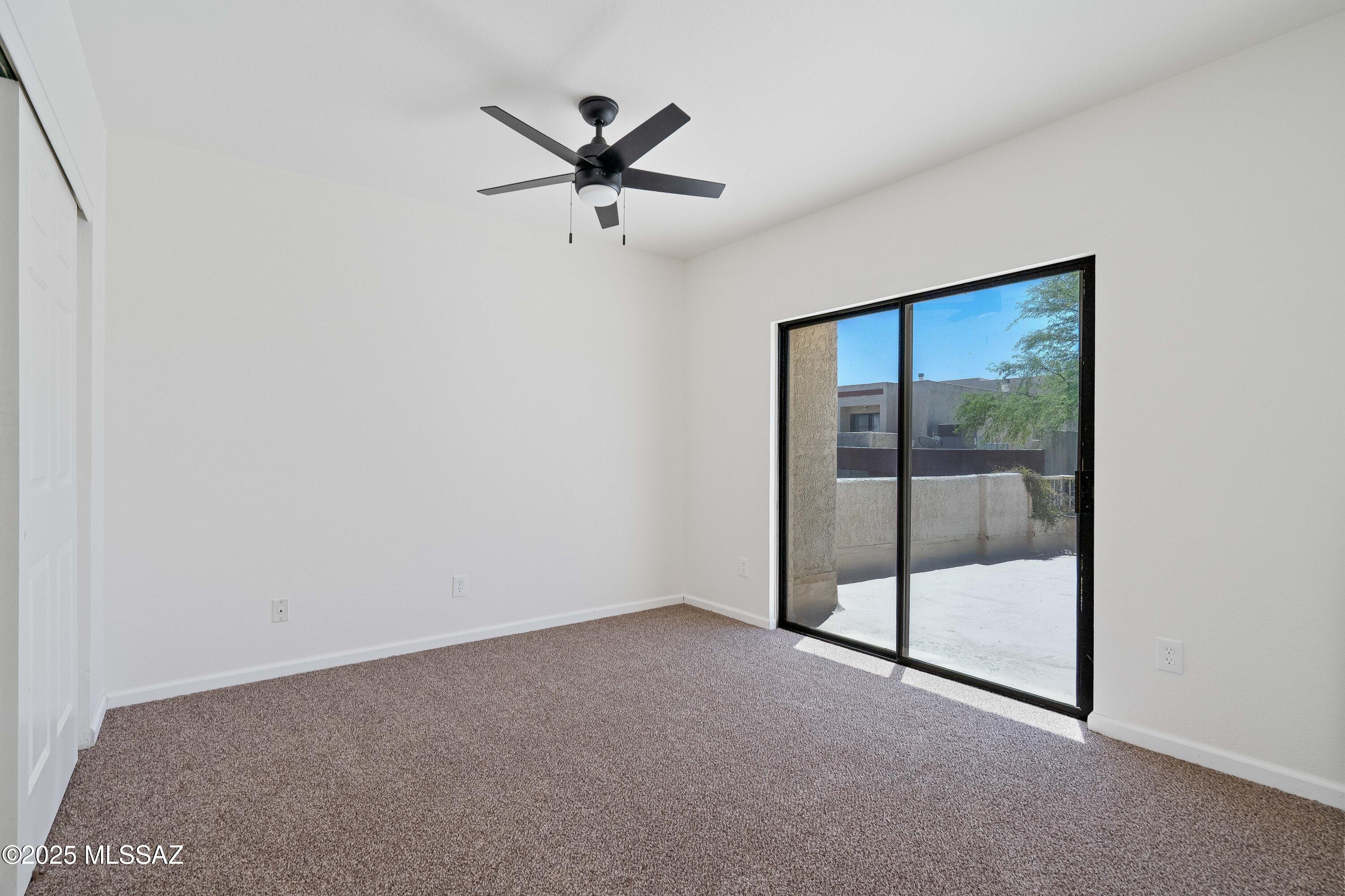 Las Lomitas Townhouses - Residential