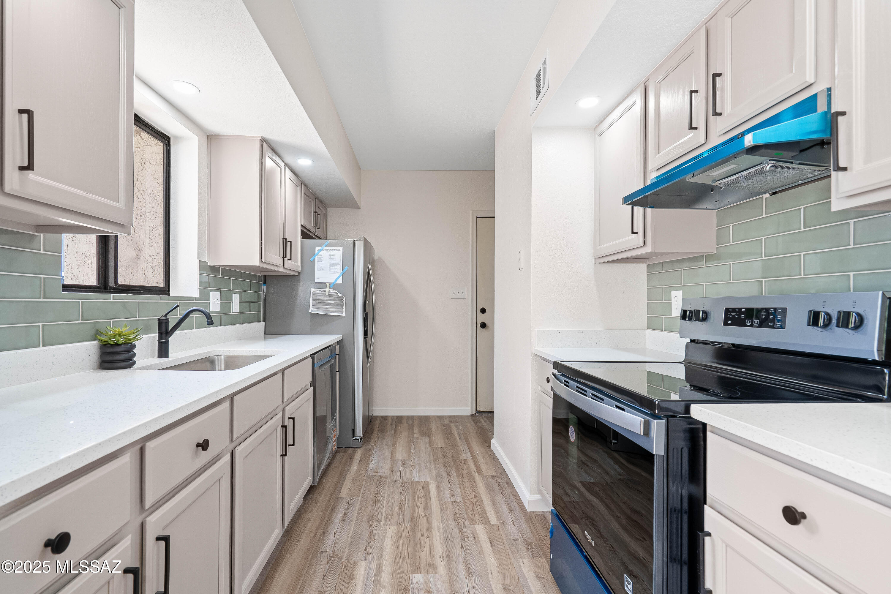 Las Lomitas Townhouses - Residential