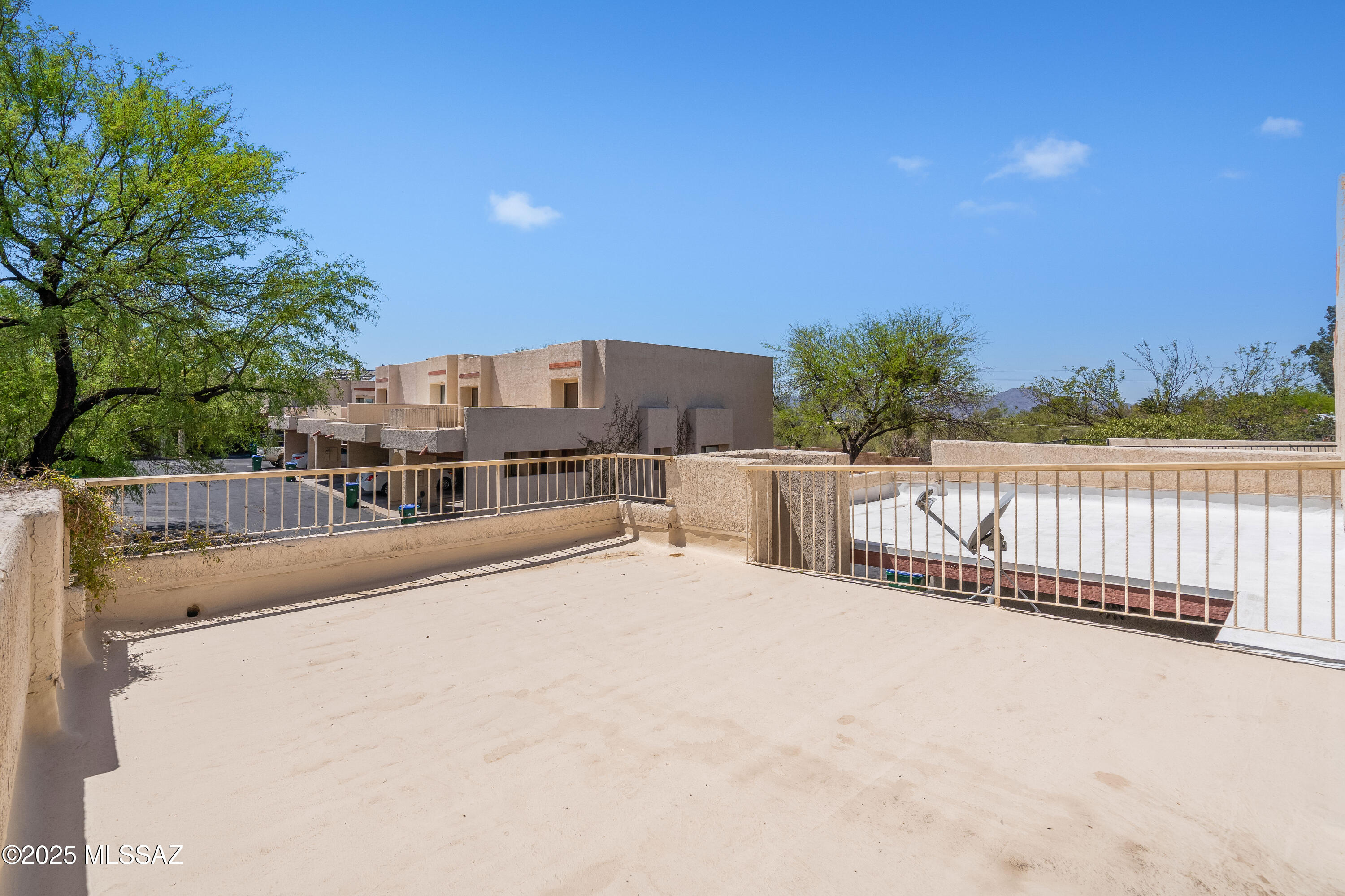 Las Lomitas Townhouses - Residential
