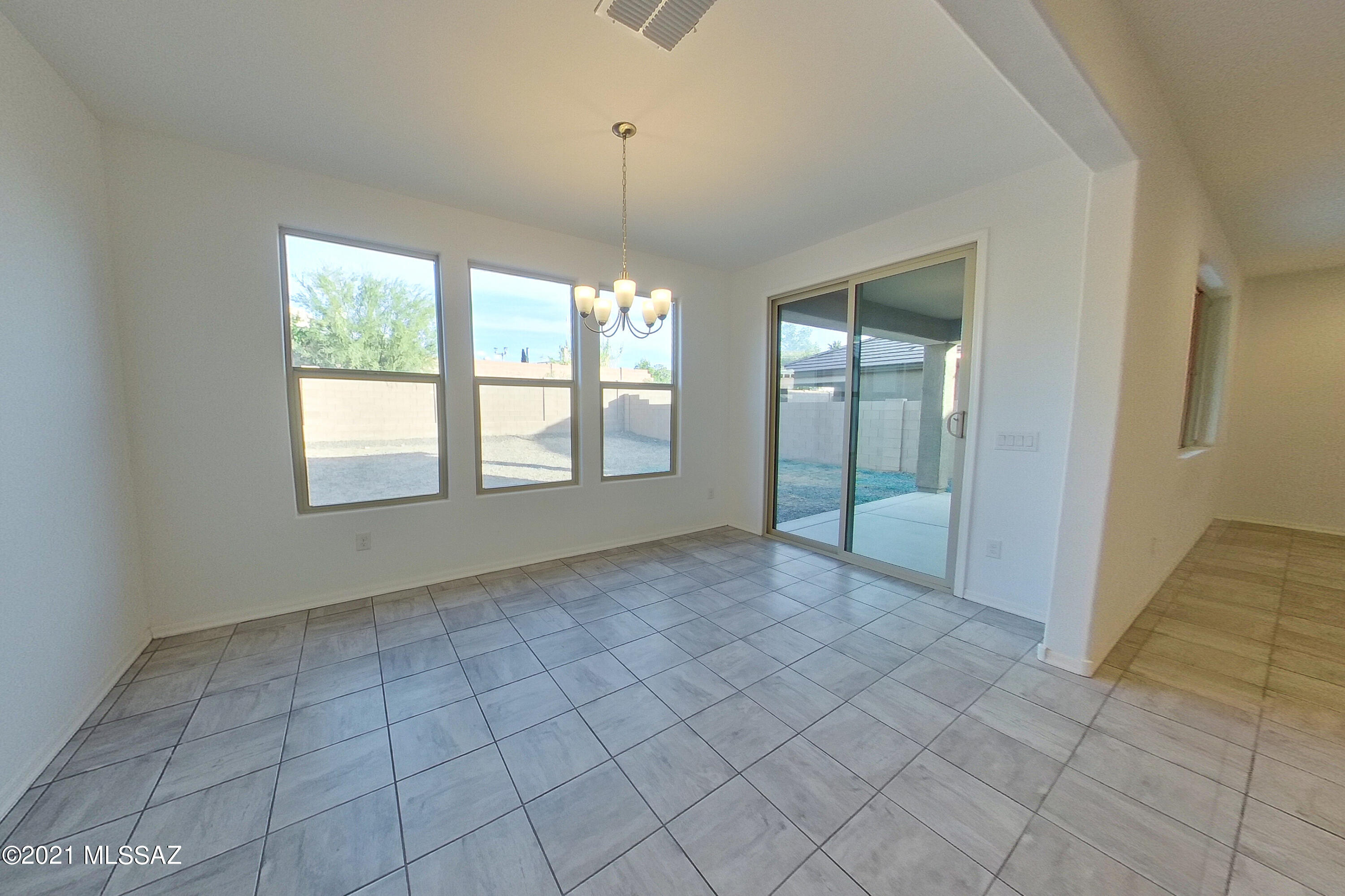Las Lindas(1-76) - Residential
