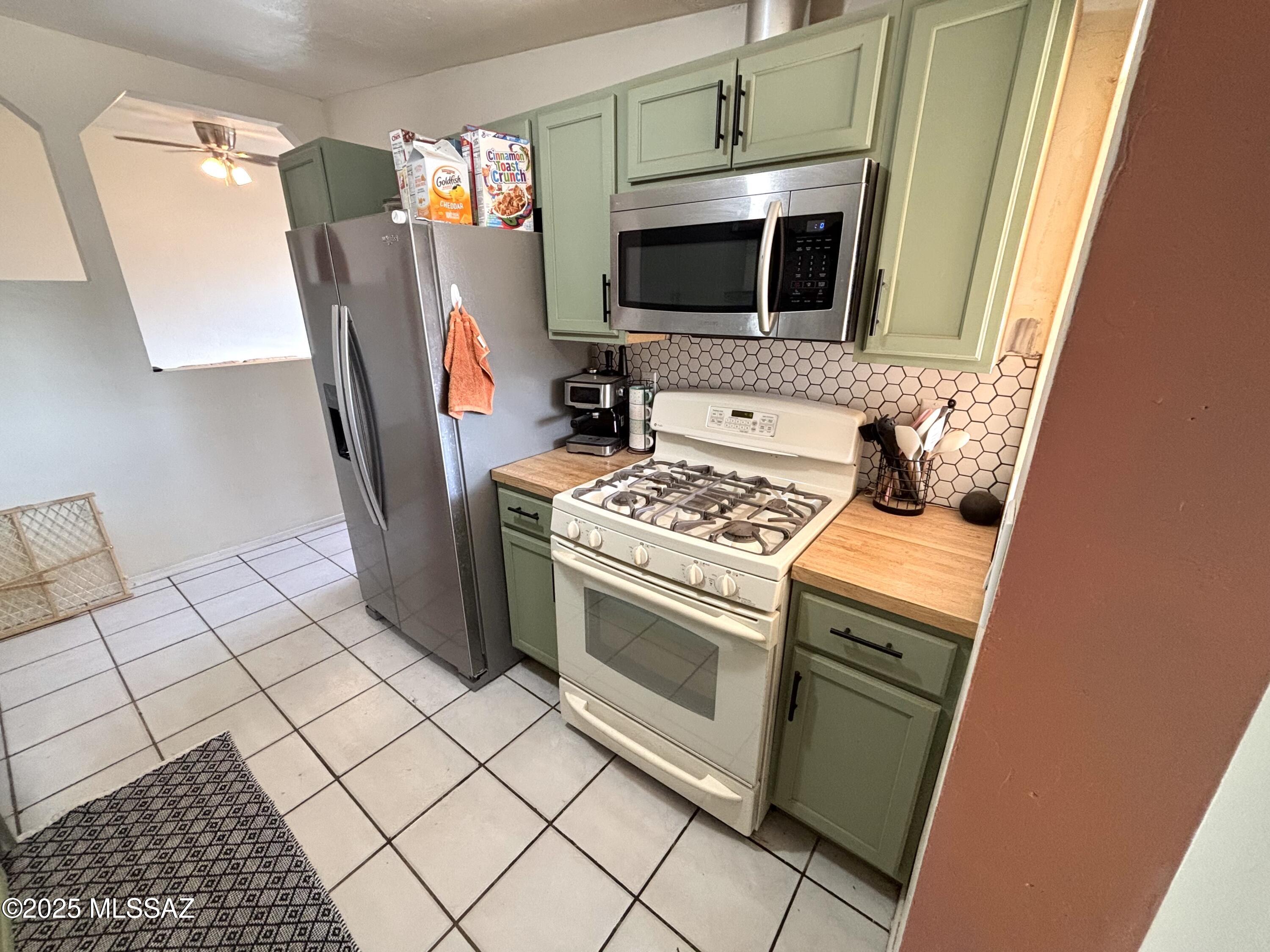 2416 S Forgeus Stravenue