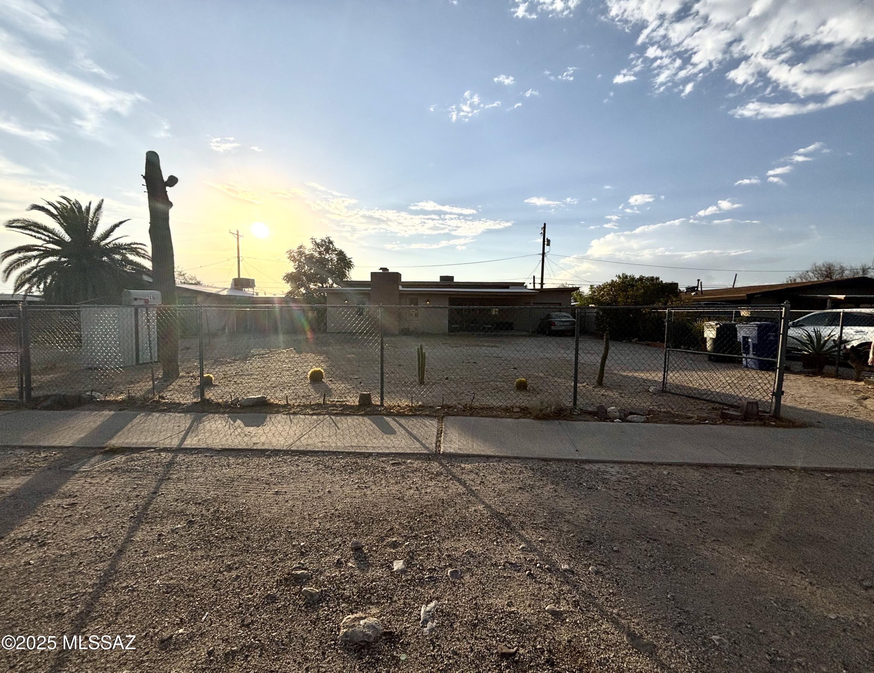 2416 S Forgeus Stravenue