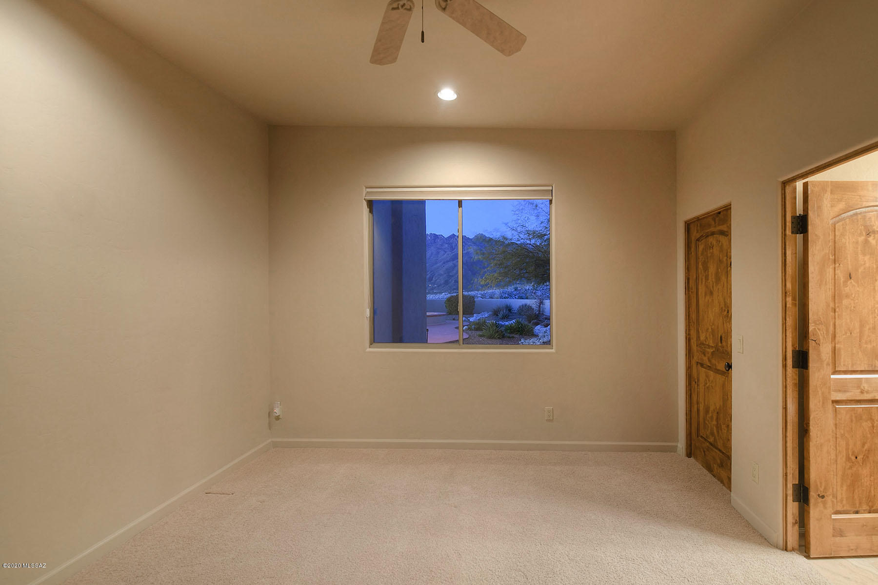 Sabino Mountain (1-290) - Residential