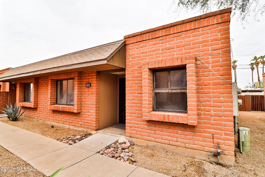 Don't miss out on this Beauty!!!! This property features 2bd/2ba an open floorplan concept with an open kitchen, breakfast bar, granite counters, grey cabinets and SS appliances. Property also features two reserved parking places, corner unit, rear yard plus so much more. MUST SEE!!!