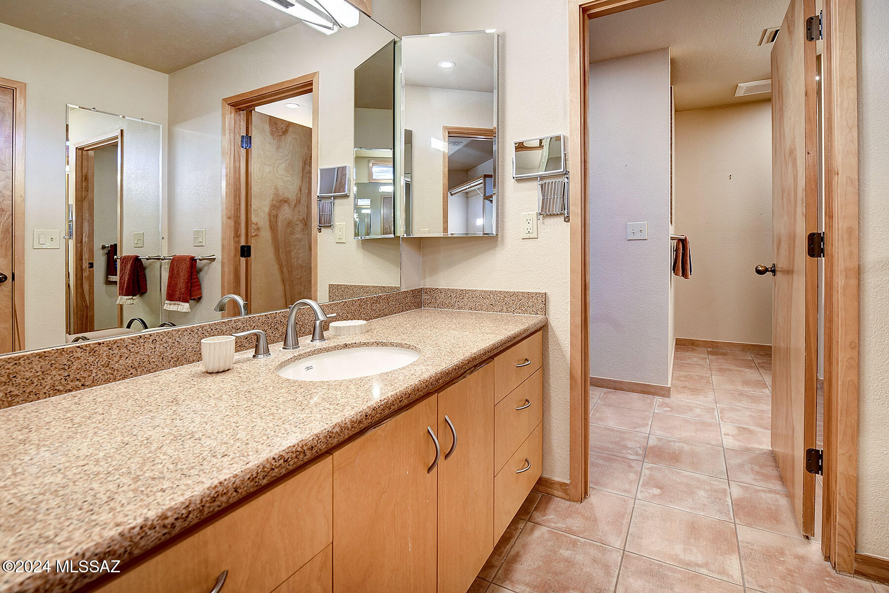 Finisterra II (211-302) - Residential