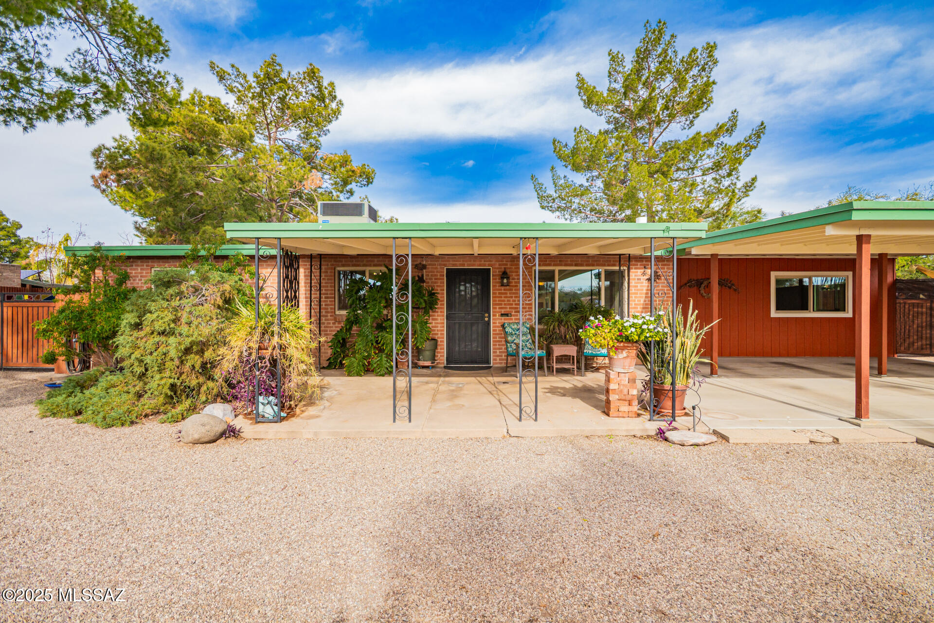 4529 E Bermuda Street