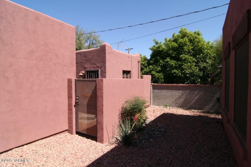 Alta Vista (1-98) - Residential Lease