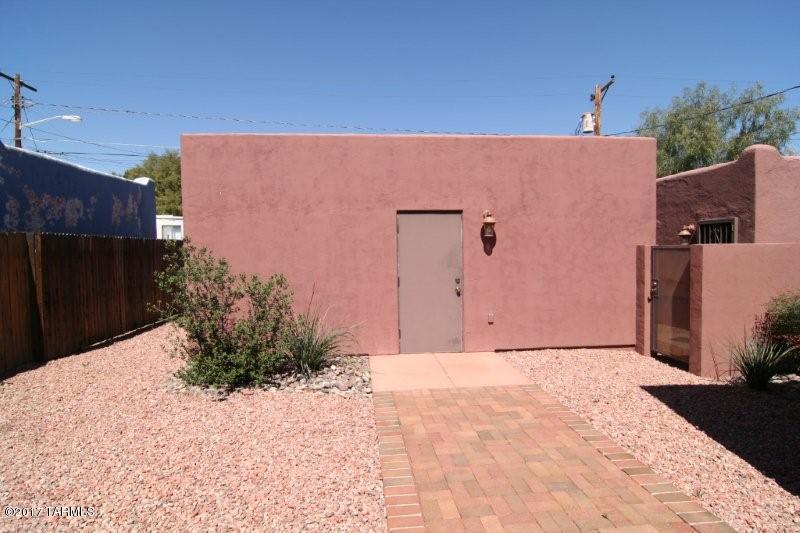 Alta Vista (1-98) - Residential Lease