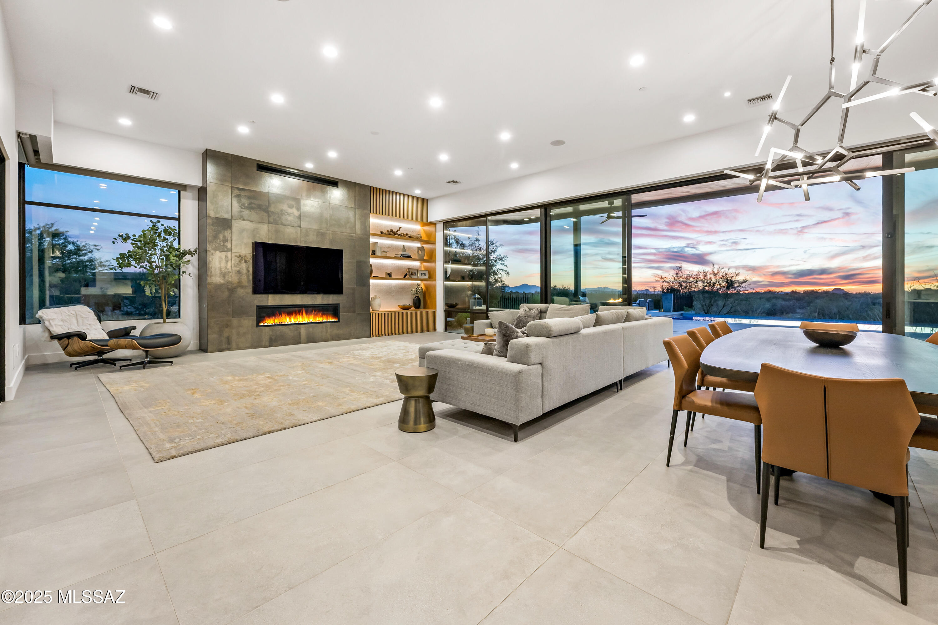 875 W Tortolita Mountain Circle